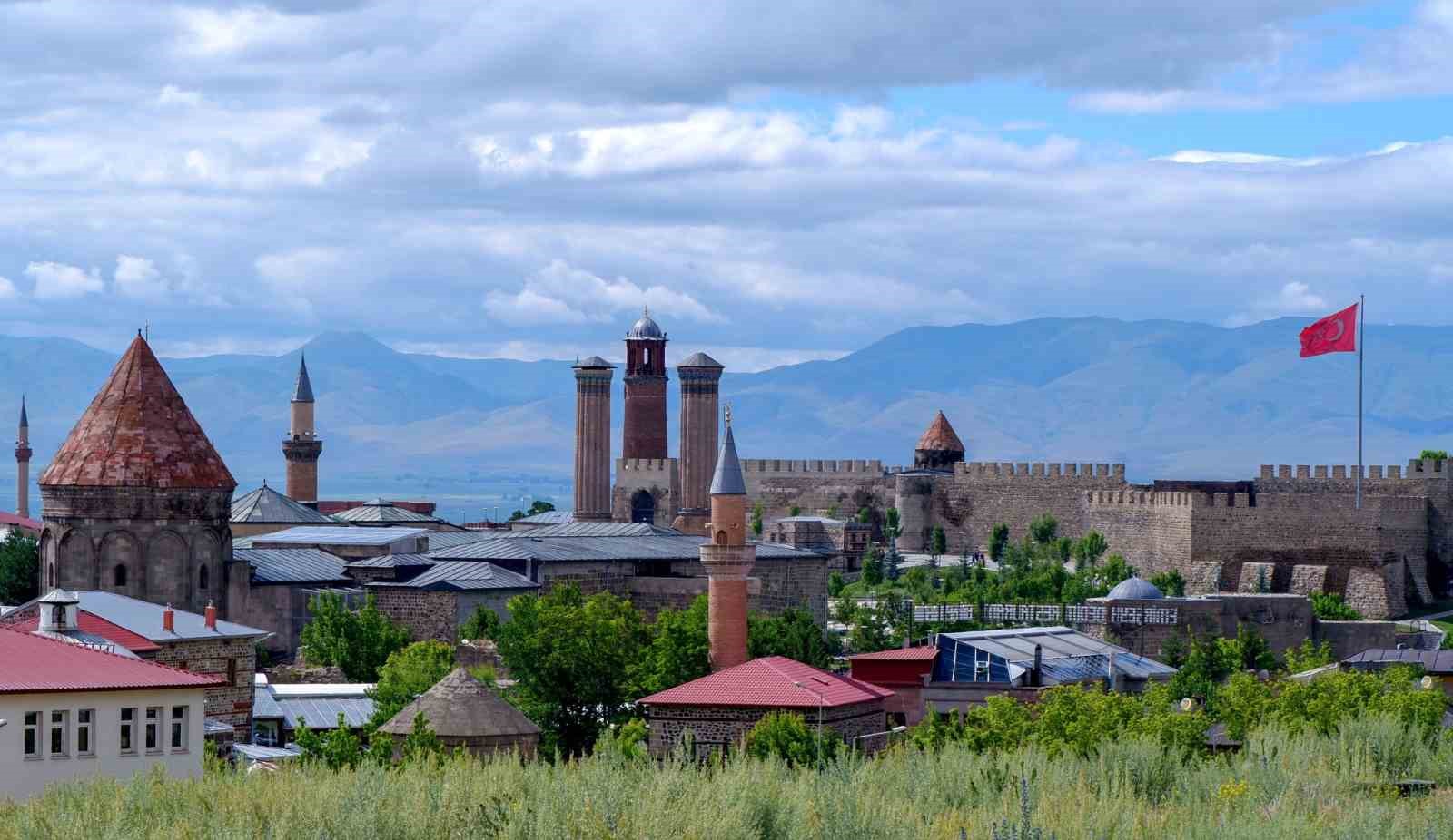 Erzurum coğrafi işaretli ürün sıralamasında üçüncülüğü Hatay’a kaptırdı
Erzurum coğrafi işaretli ürün sıralamasında üçüncülüğü Hatay’a kaptırdı