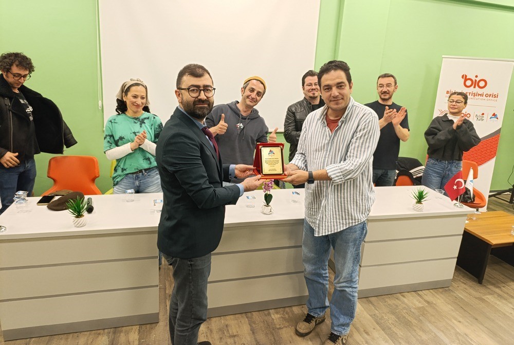 Erzurum Devlet Tiyatrosu oyuncuları doğuda tiyatro yapmayı anlattı
