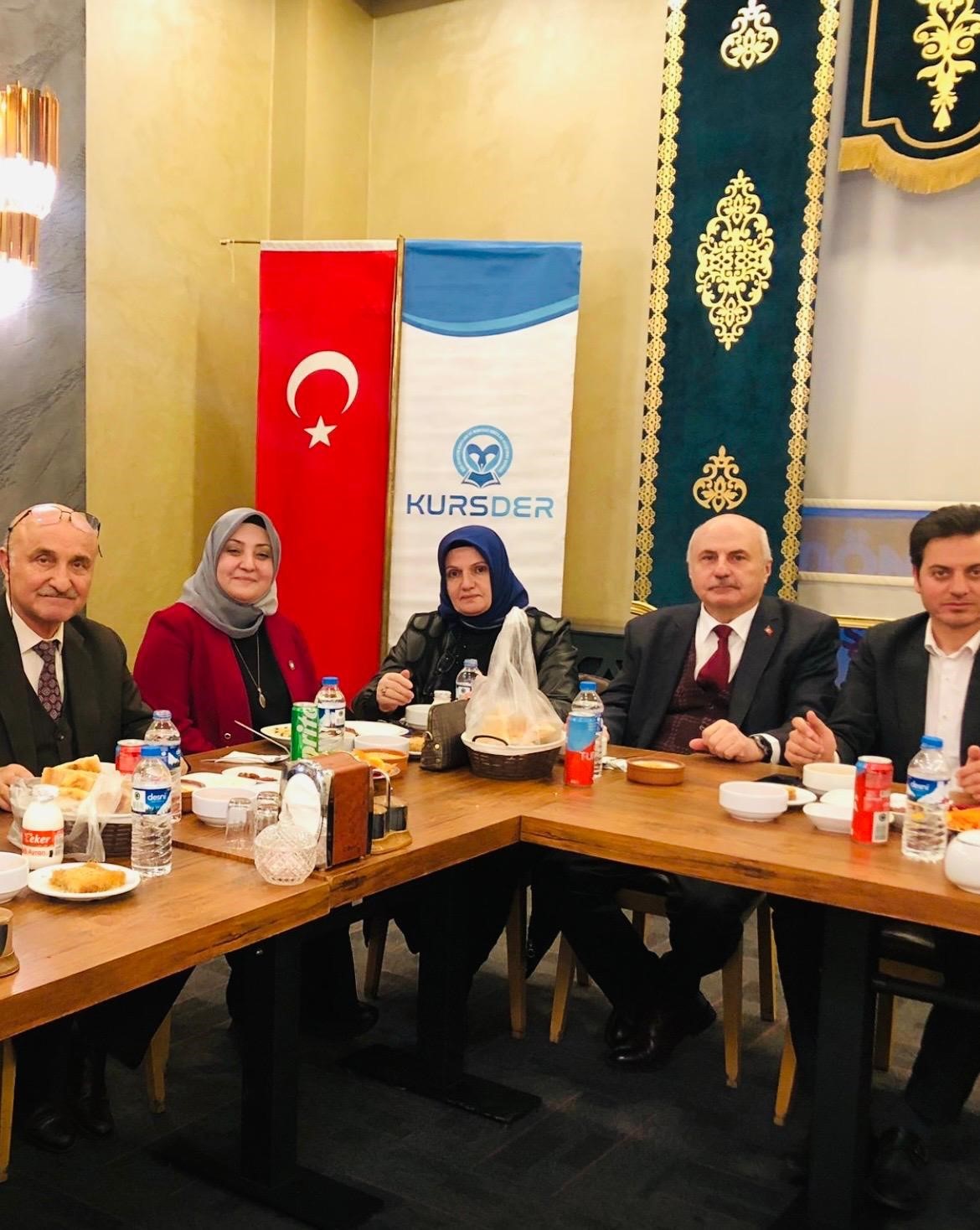 Erzurum eğitim camiası KURSDER iftarında buluştu
Erzurum eğitim camiası KURSDER iftarında buluştu