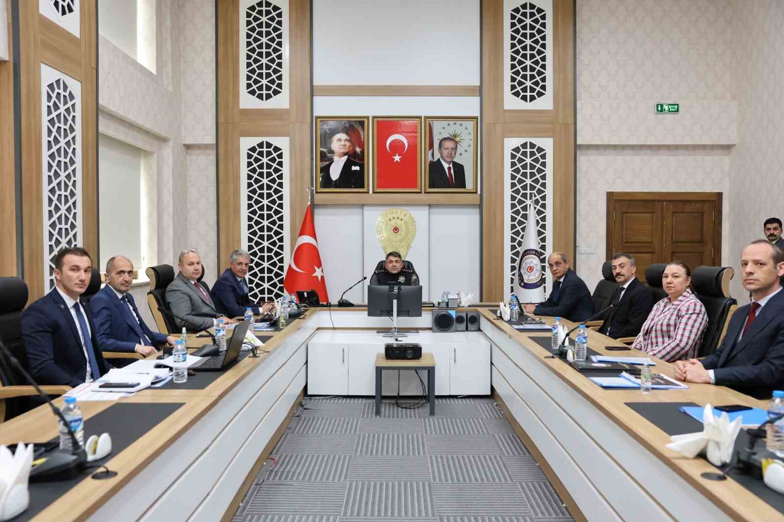 Erzurum Emniyeti’nde "İlk Çeyrek" değerlendirmesi
