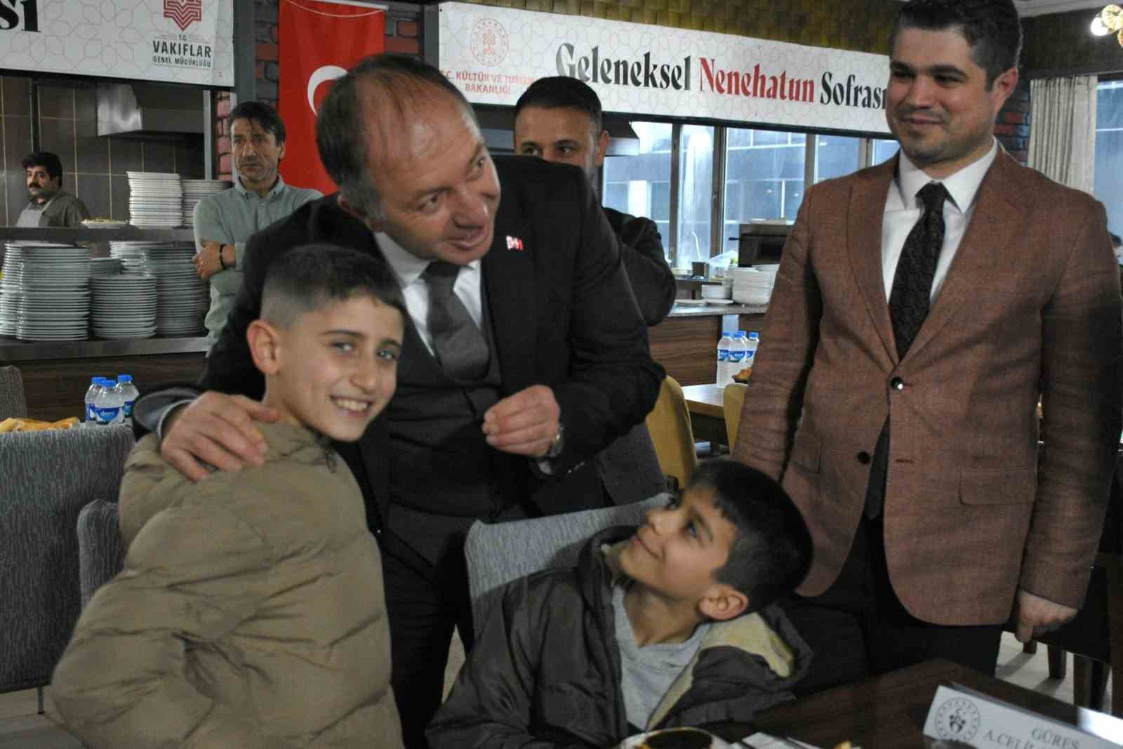 Erzurum GSİM iftar programına Aziziye’den start verdi
Erzurum GSİM iftar programına Aziziye’den start verdi