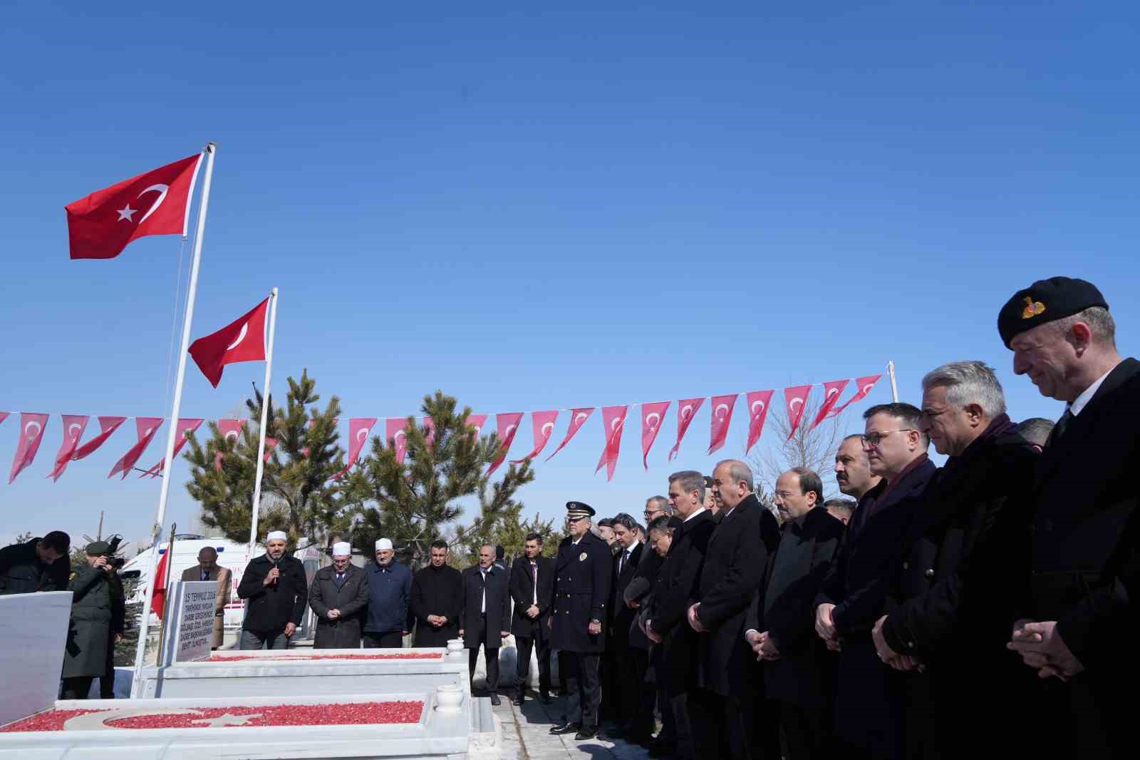 Erzurum Karskapı Şehitliğinde 111 yıllık hüzün ve coşku bir arada
