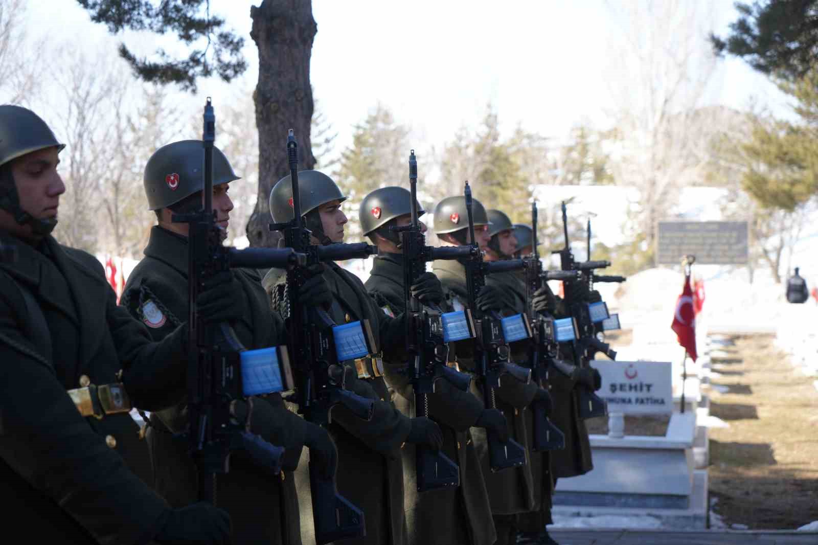 Erzurum Karskapı Şehitliğinde 111 yıllık hüzün ve coşku bir arada
