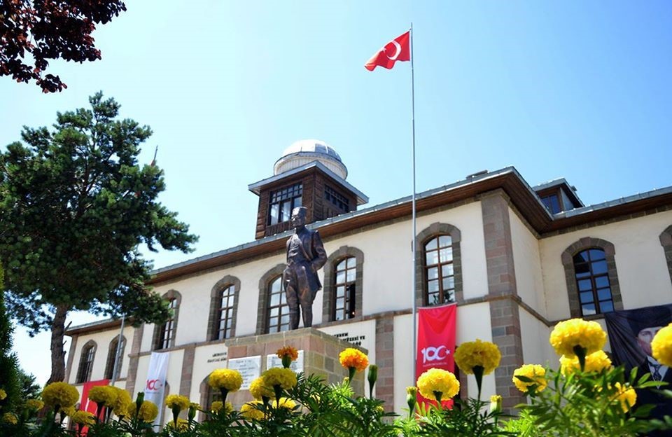 Erzurum Kongre Binası ziyaretçilere kapatıldı
