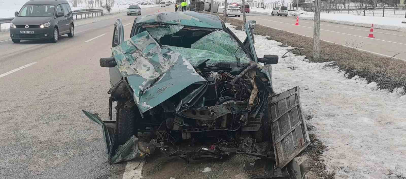 Erzurum-Pasinler yolunda trafik kazası: 1’i ağır 3 yaralı
