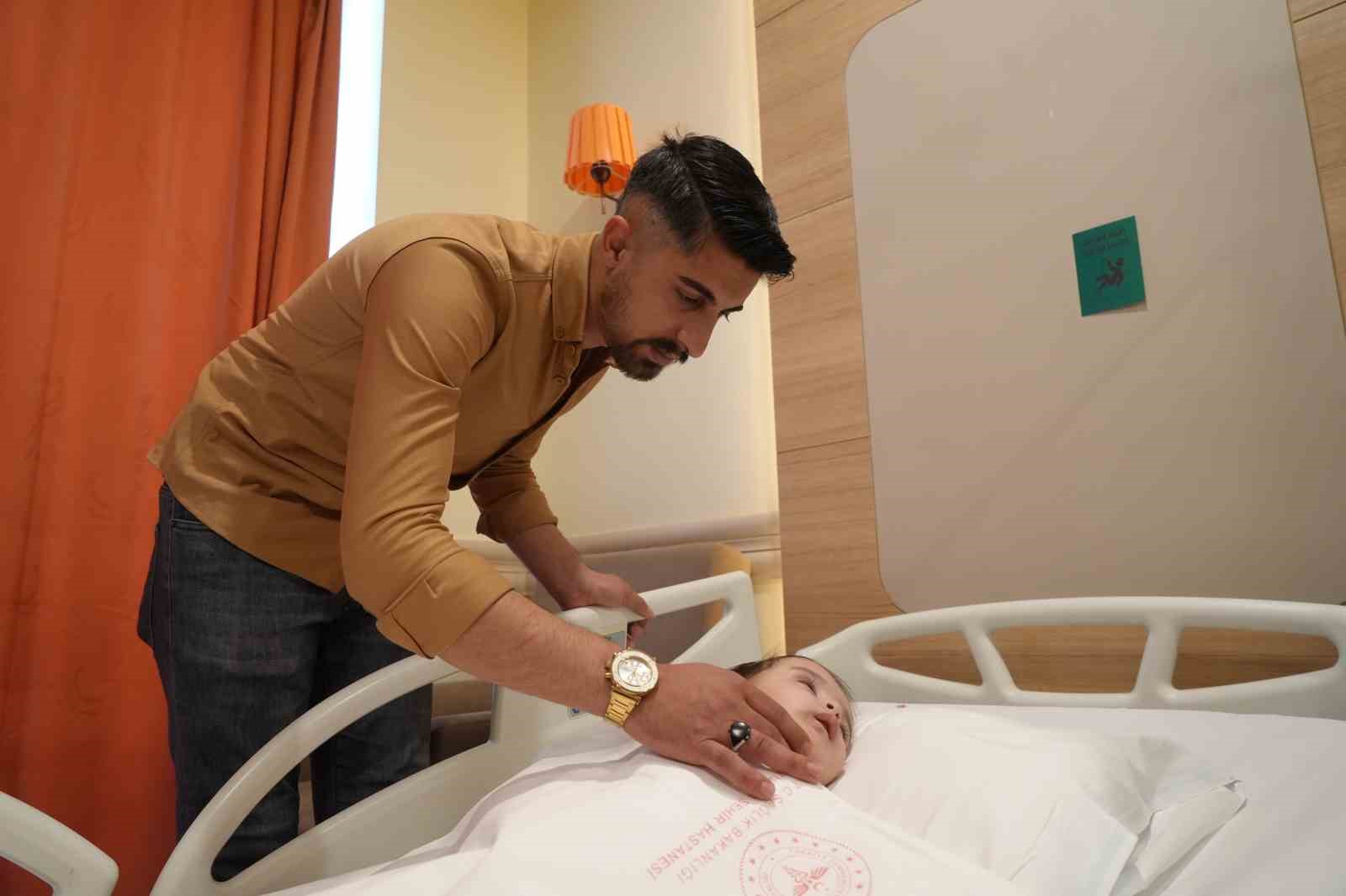 Erzurum Şehir Hastanesi’nde bir ilk: Kumsal bebek şifa buldu
