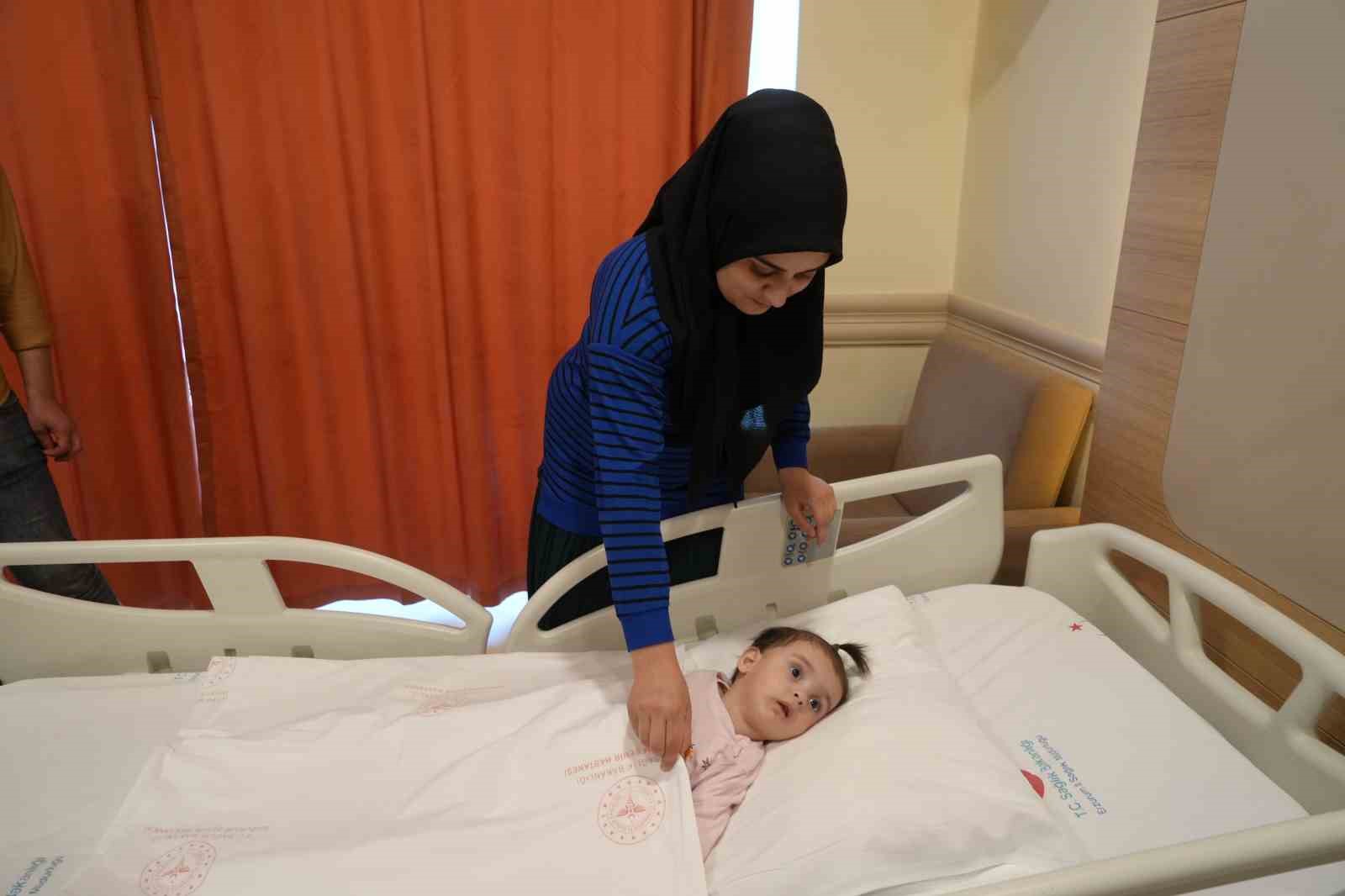 Erzurum Şehir Hastanesi’nde bir ilk: Kumsal bebek şifa buldu
