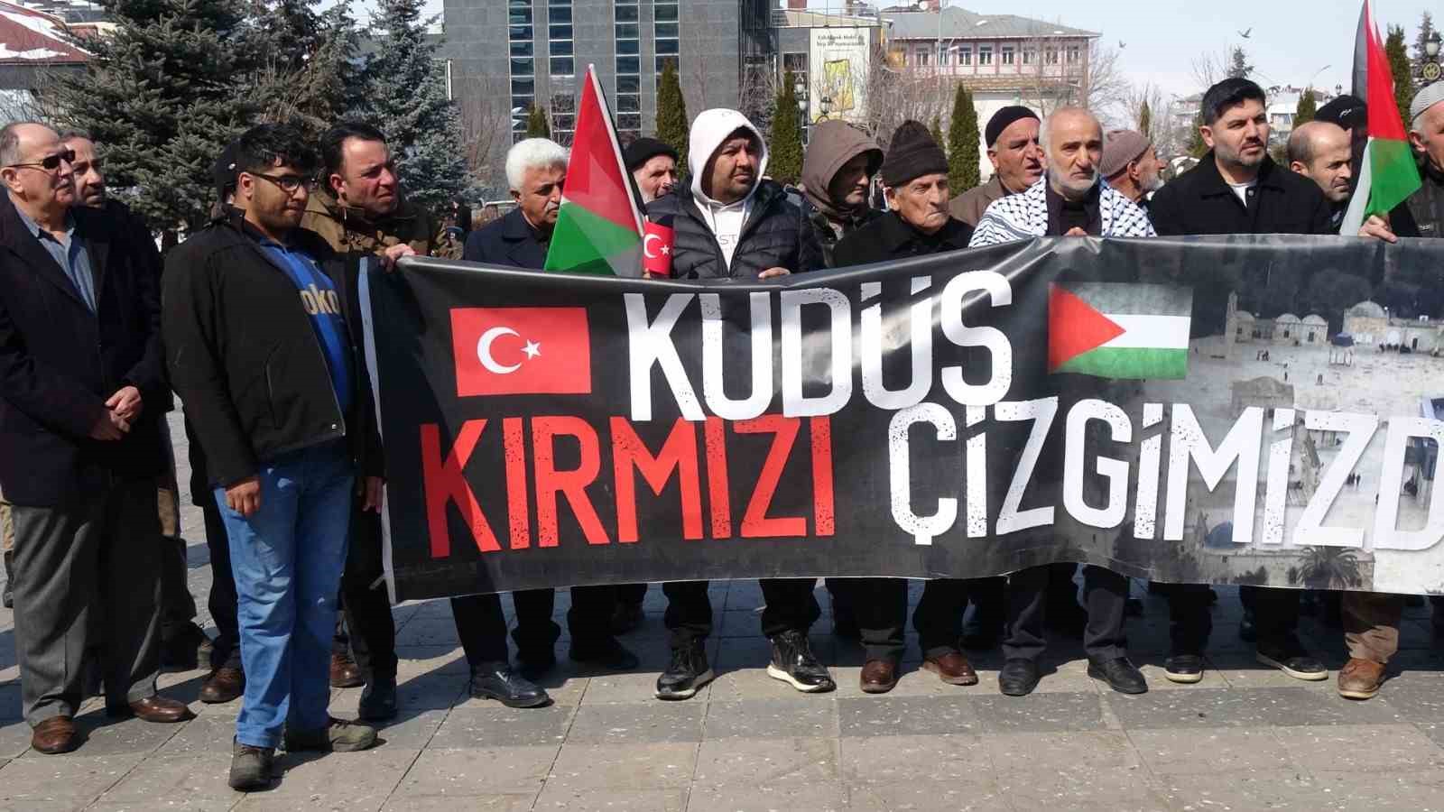 Erzurum Sivil Toplum Platformu üyeleri, Kudüs ve Aksa’nın özgürlüğü için yürüdü
