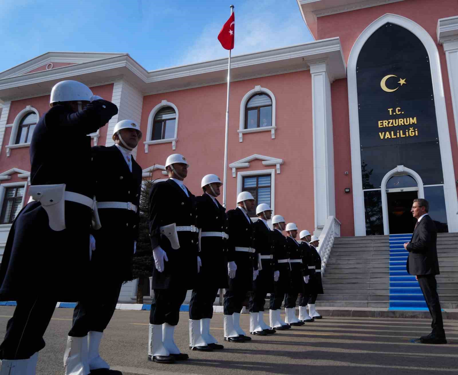 Erzurum Valisi Aydın Baruş göreve başladı
