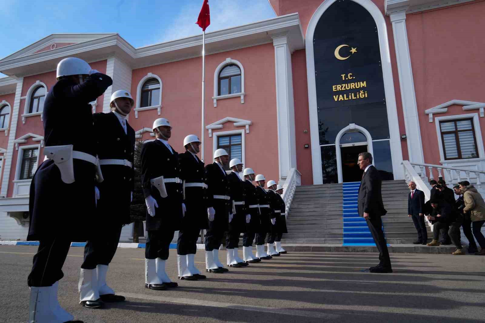 Erzurum Valisi Aydın Baruş göreve başladı
