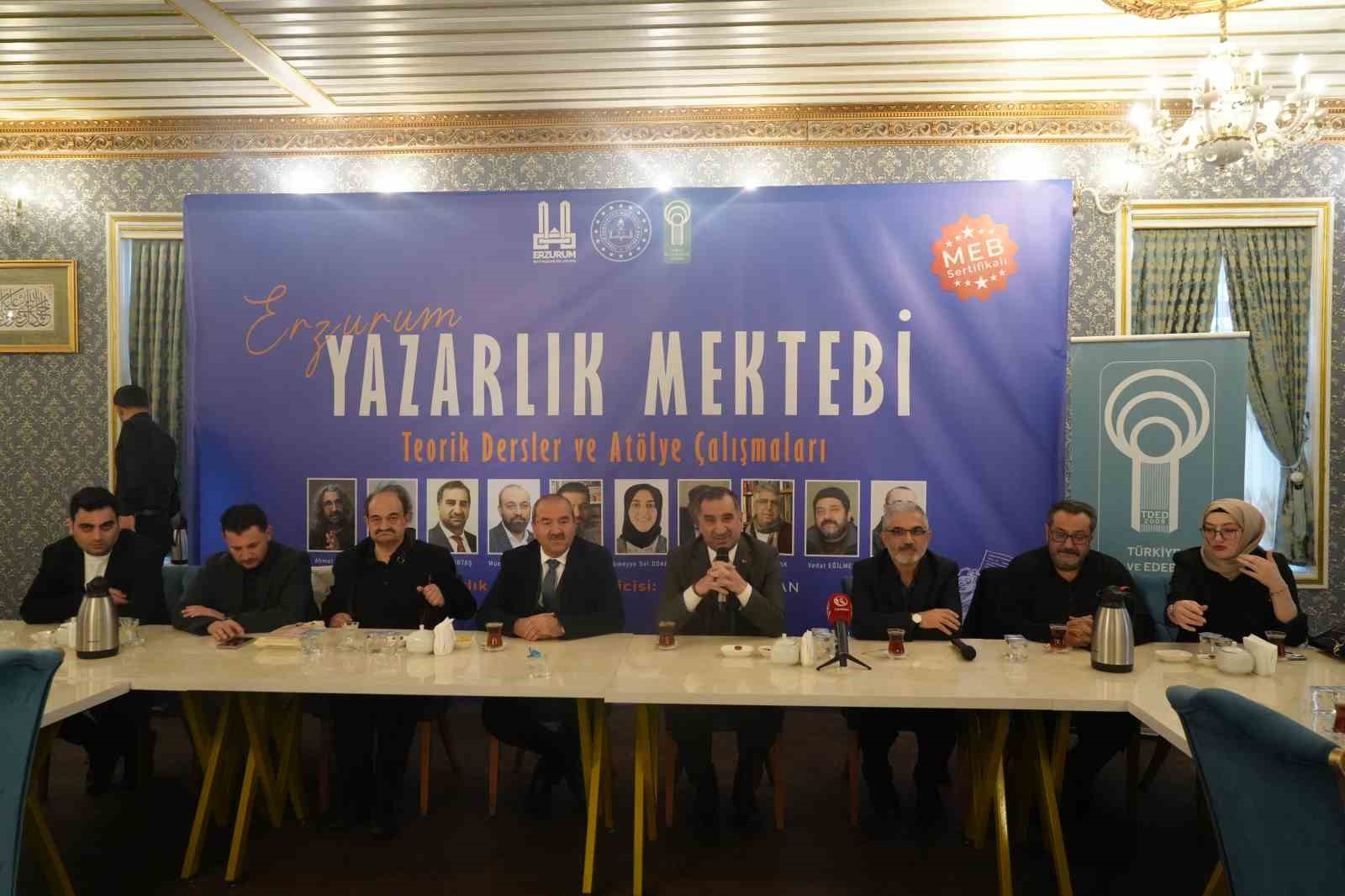 "Erzurum Yazarlık Mektebi" ilk mezunlarını verdi
