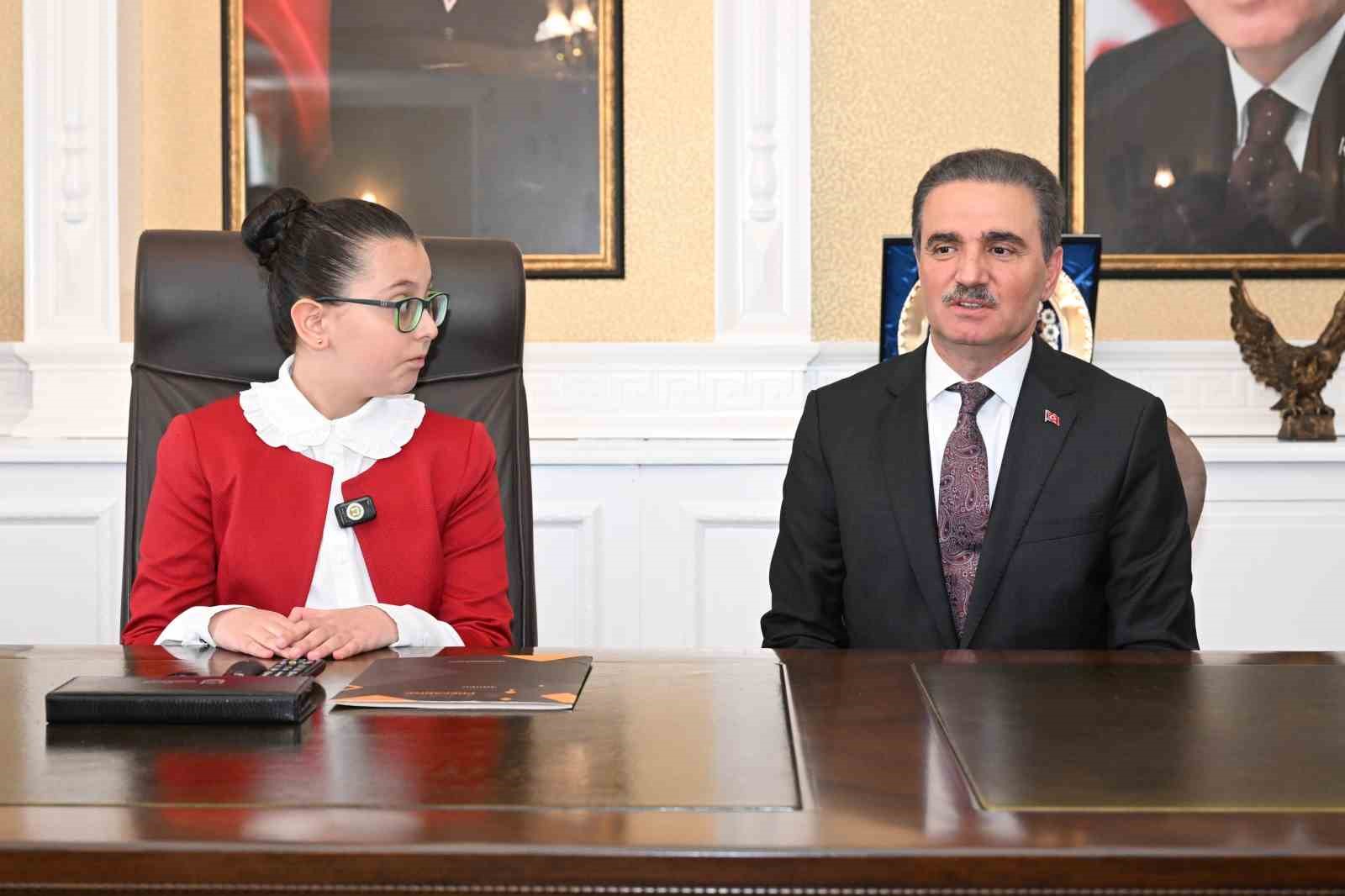 Erzurum’da 23 Nisan’da anlamlı devir teslim
