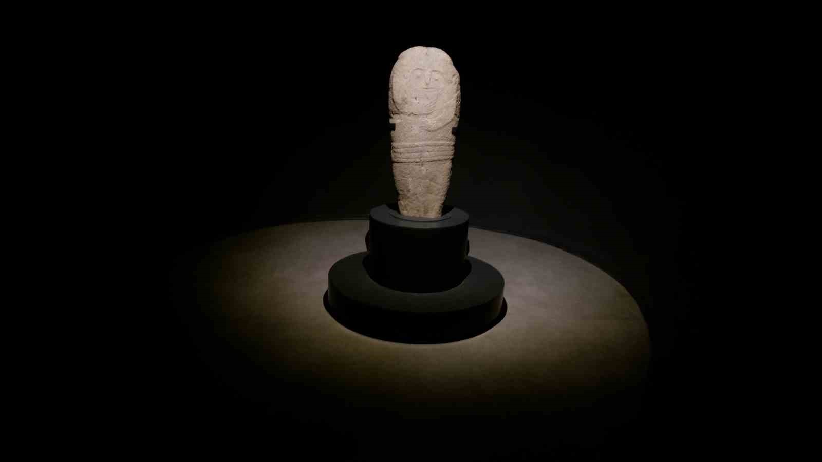 Erzurum’da bulunan 2 bin 500 yıllık ‘taş baba’ heykeli ziyaretçilerin ilgi odağı oldu
Erzurum’da bulunan 2 bin 500 yıllık ‘taş baba’ heykeli ziyaretçilerin ilgi odağı oldu