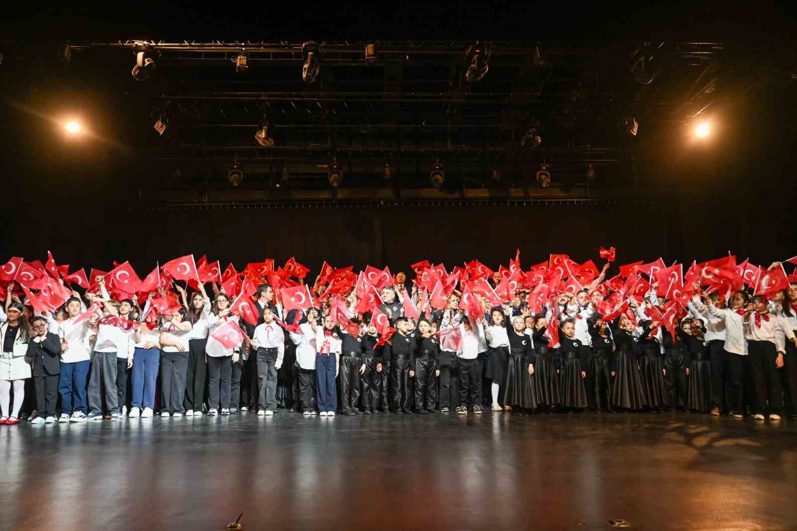 Erzurum’da çocuklar gönlünce bayramlarını kutladı
