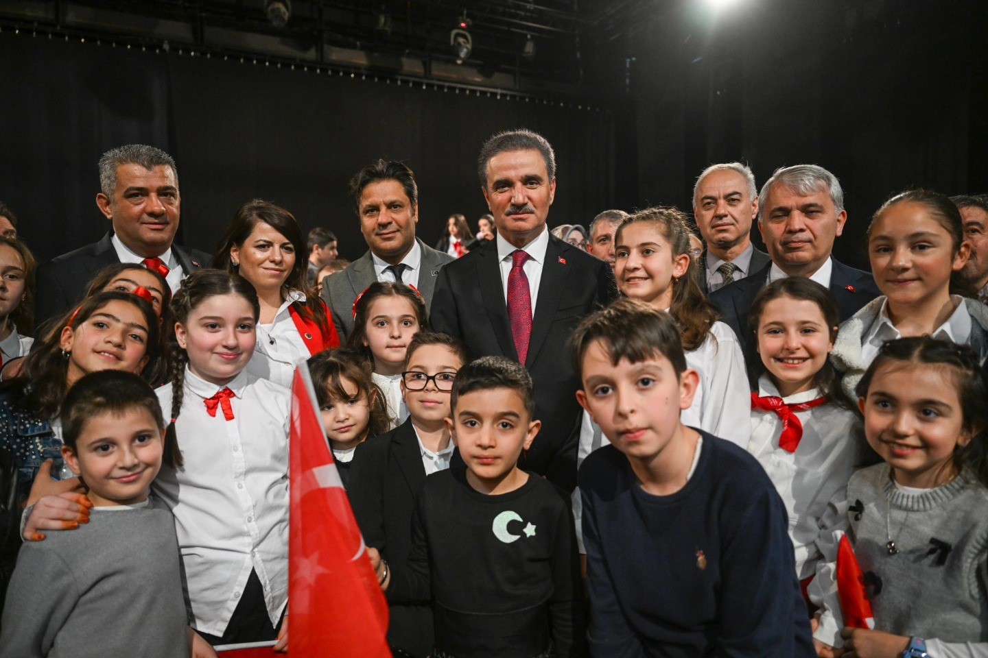 Erzurum’da çocuklar gönlünce bayramlarını kutladı
