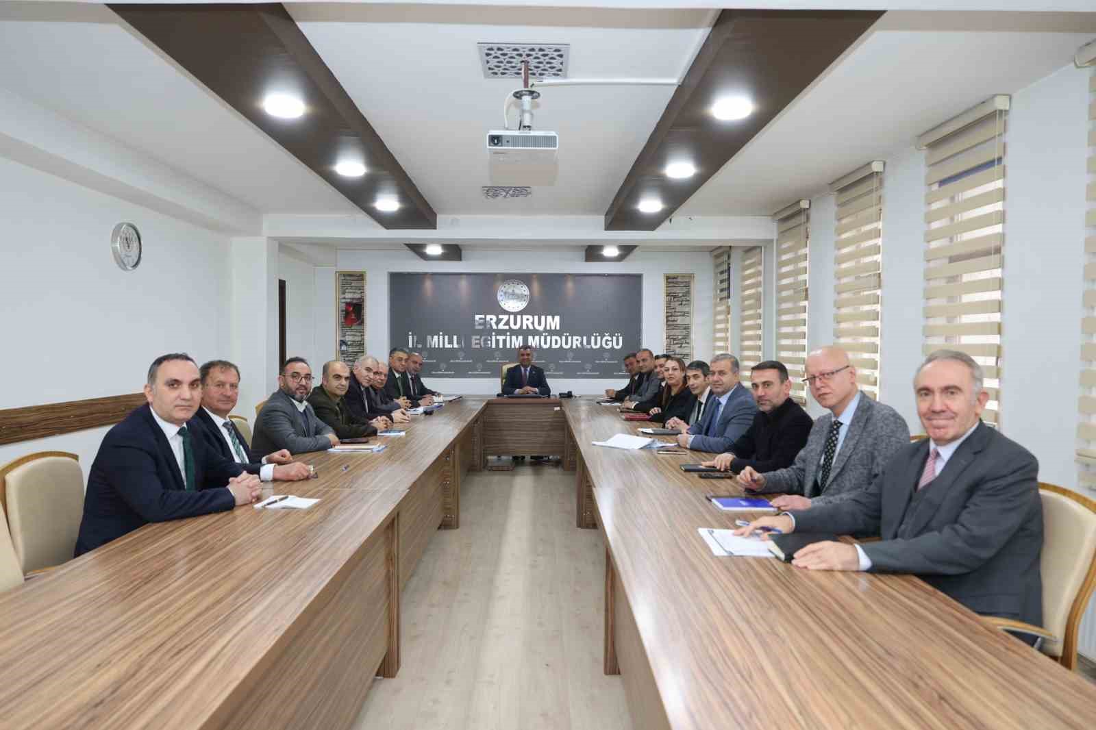 Erzurum’da "Eğitimde Değerlendirme ve Yol Haritası" için toplandılar
