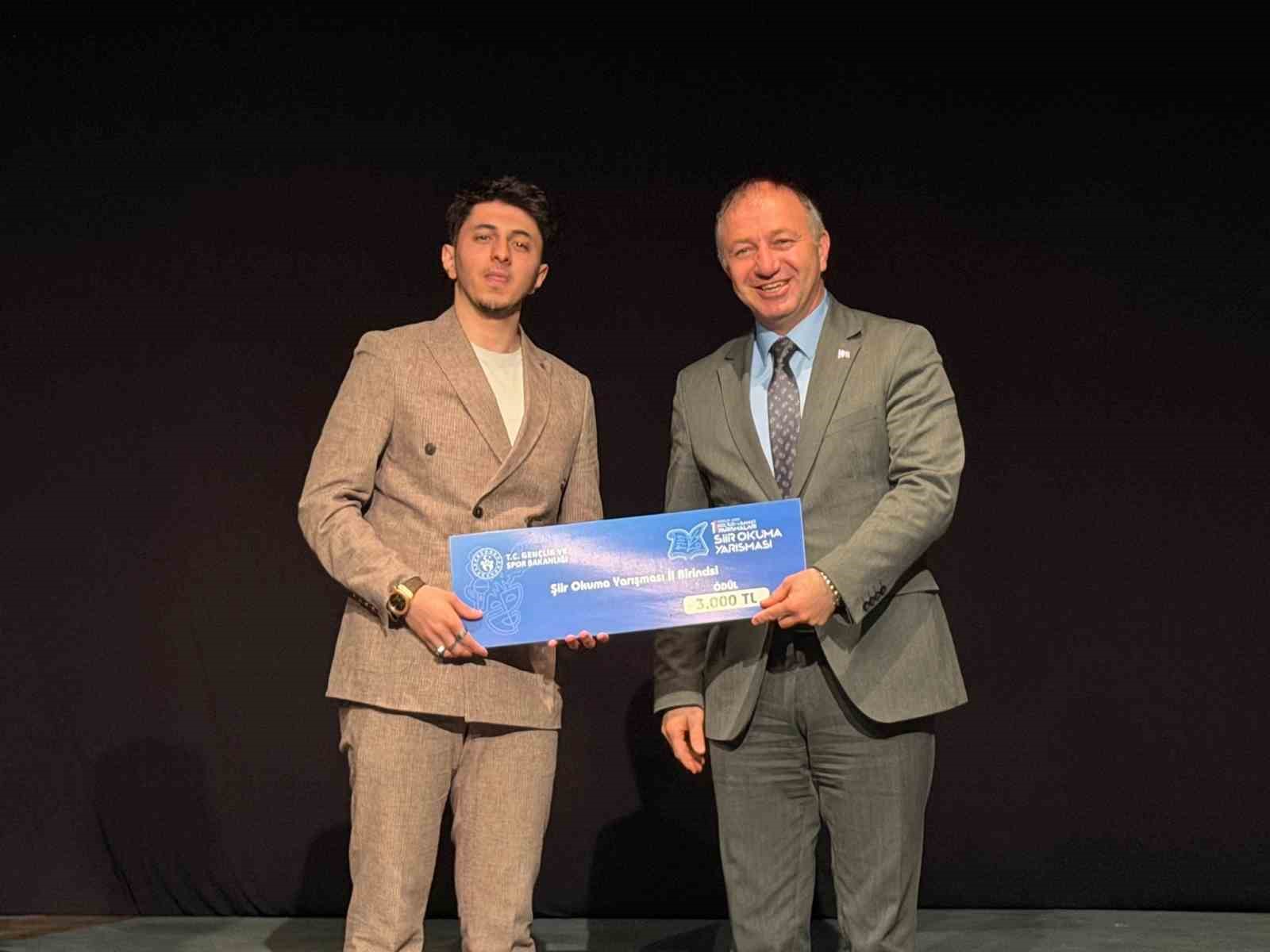 Erzurum’da genç şairler yarıştı
