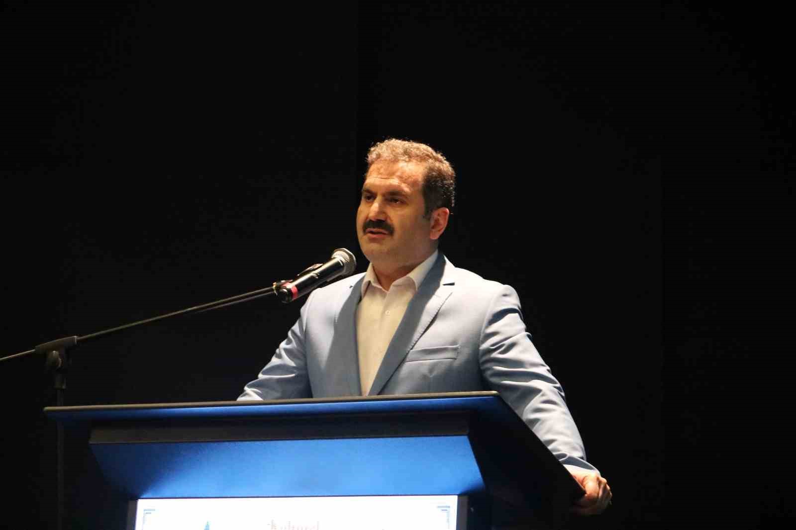 Erzurum’da gençler kitapla buluştu, ödüller sahiplerini buldu
