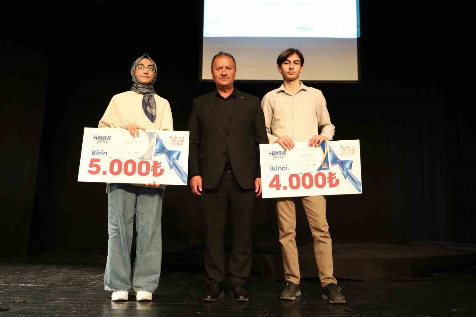 Erzurum’da gençler kitapla buluştu, ödüller sahiplerini buldu
