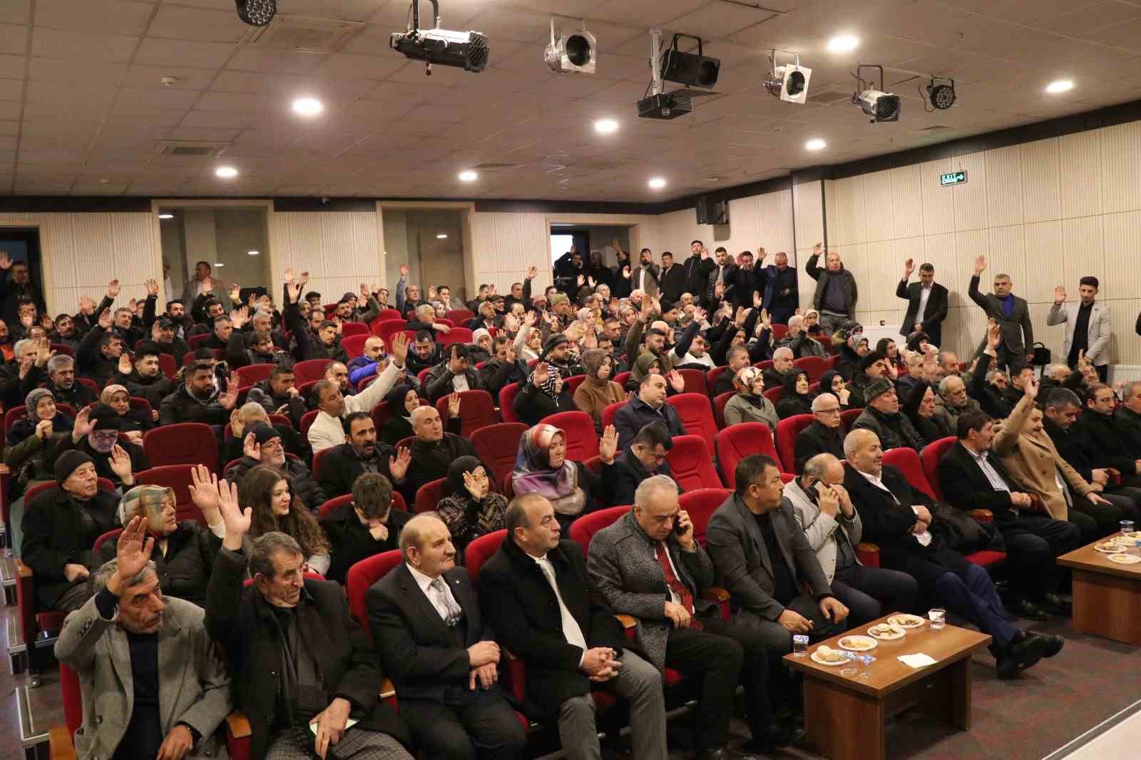 Erzurum’da kadın oda başkanı güven tazeledi
