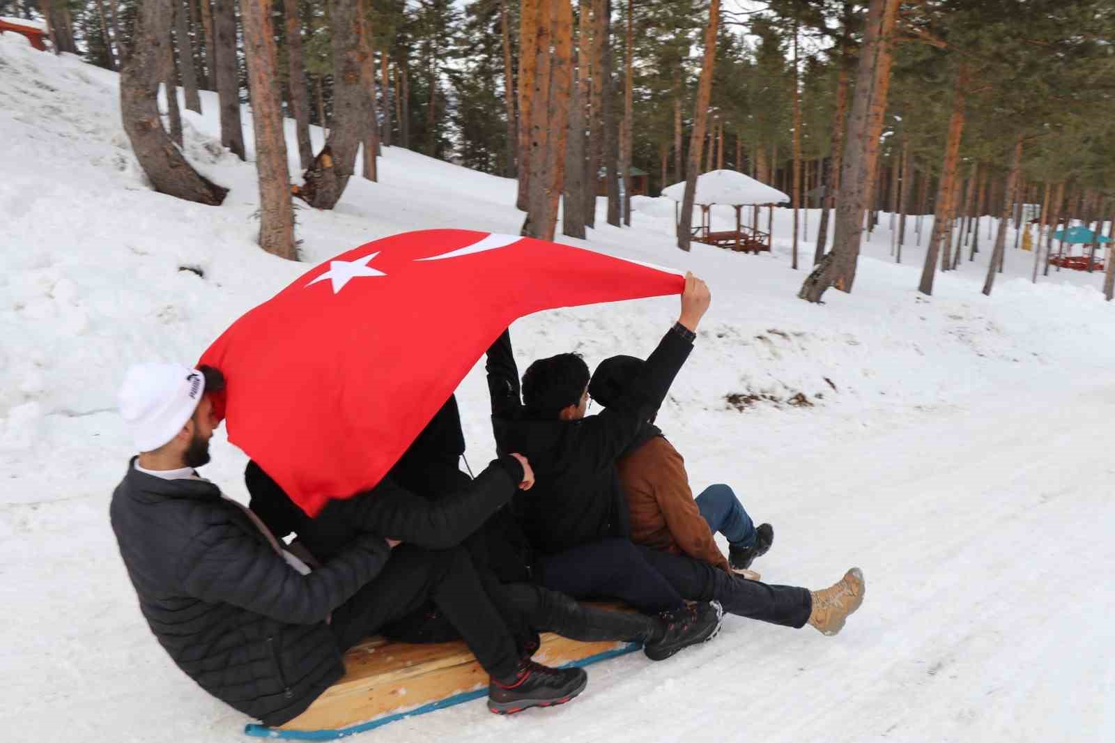 Erzurum’da kızaklarla kıyasıya yarış
