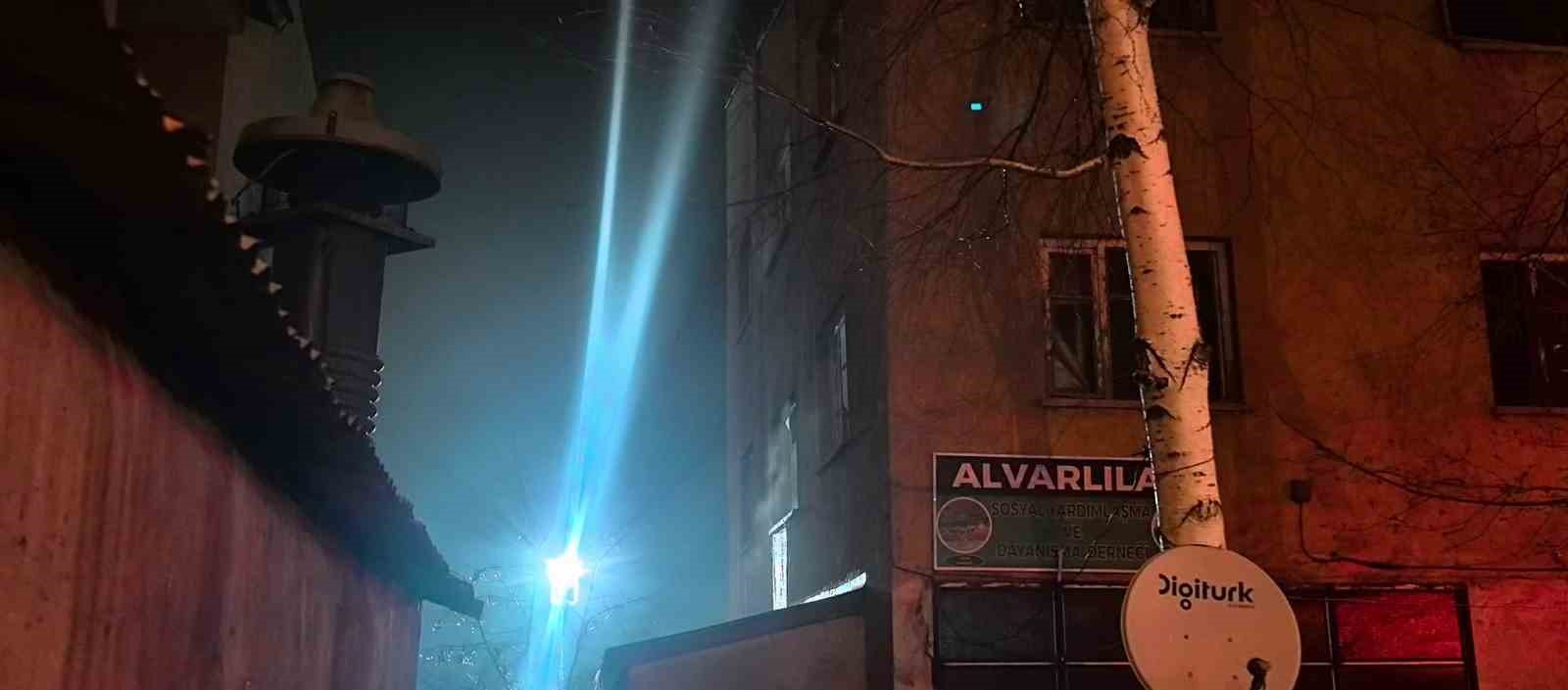 Erzurum’da metruk binada korkutan yangın
