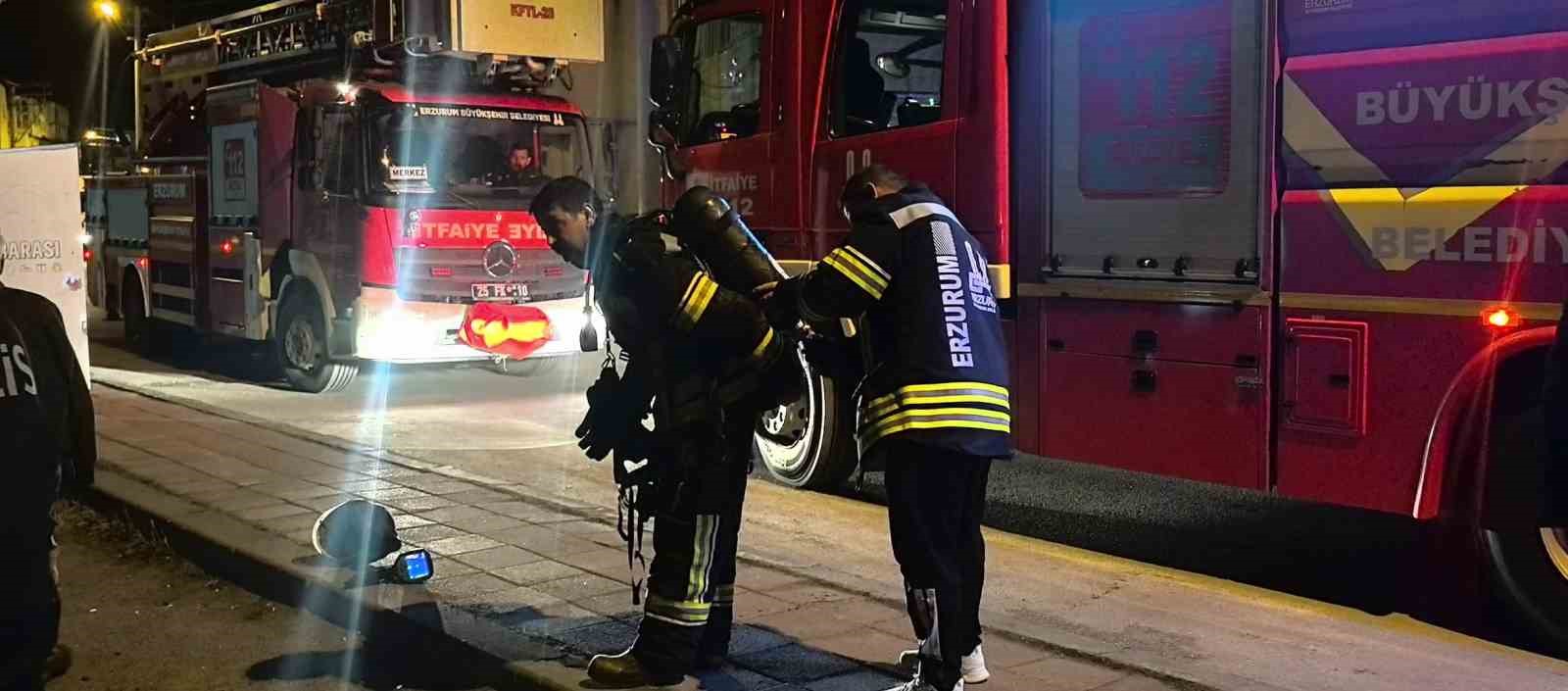 Erzurum’da metruk binada korkutan yangın
