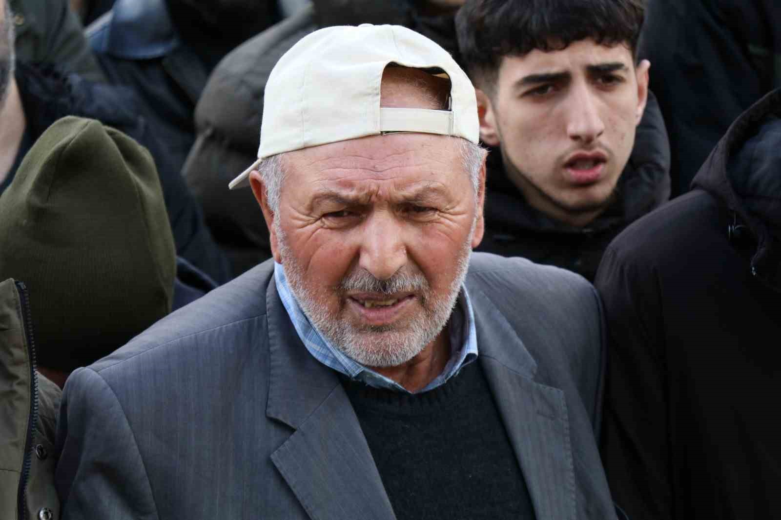 Erzurum’da trafik kazasında vefat eden iki kardeş ve bir arkadaşa hüzünlü veda
