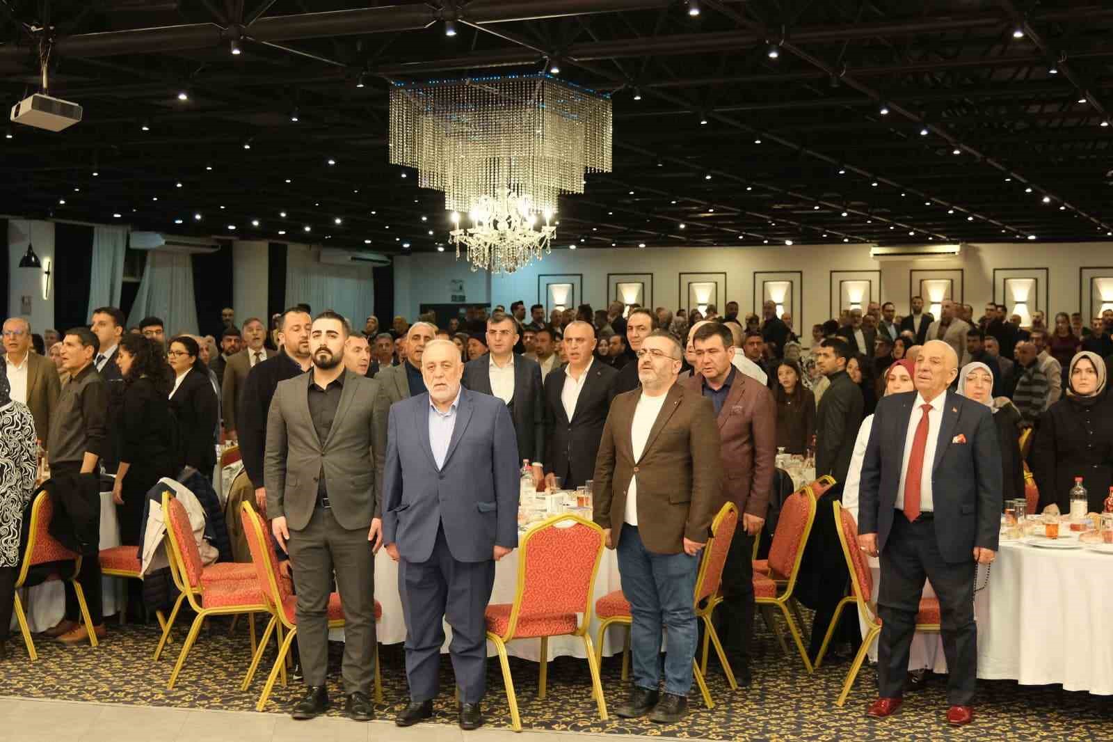 Erzurumlular İzmir’de düzenlenen herfene gecesinde buluştu
