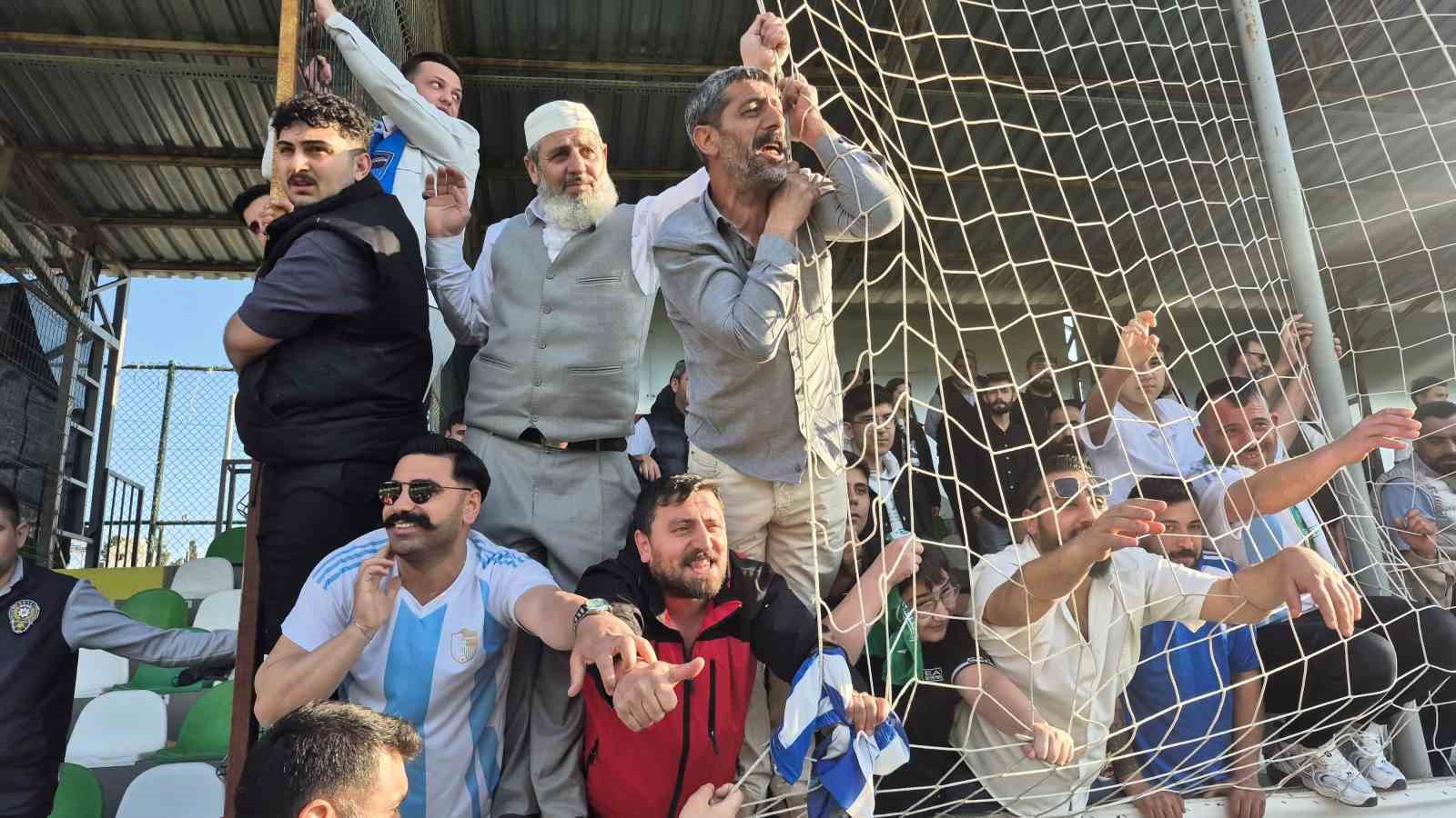 Erzurumspor FK maçtan sonra şampiyonluğunu kutladı
