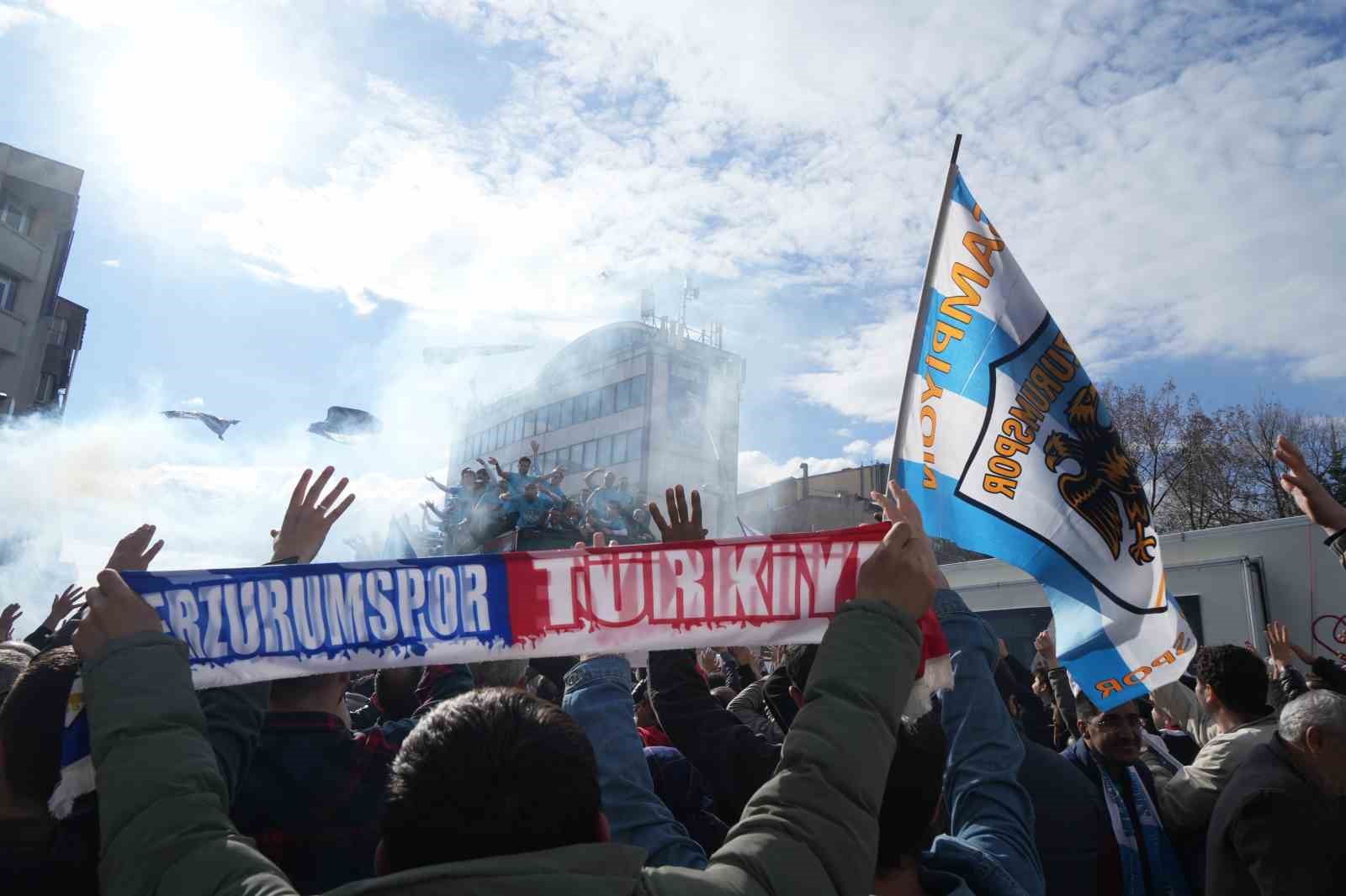 Erzurumspor FK’dan şampiyonluk turu
