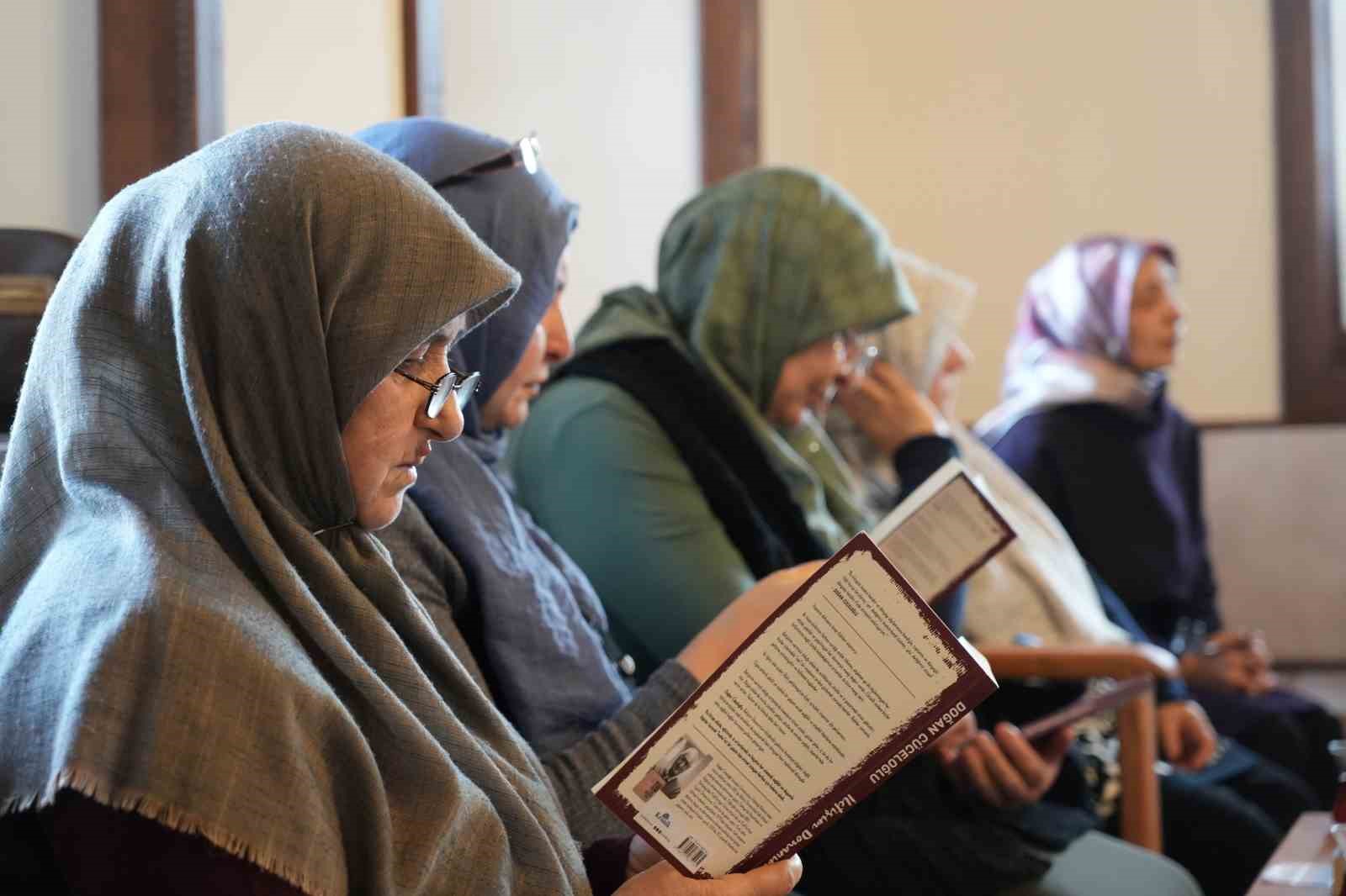 Erzurum’un kitap kurdu ev hanımları: Martin Eden’i de okuyorlar İlber Ortaylı’yı da
