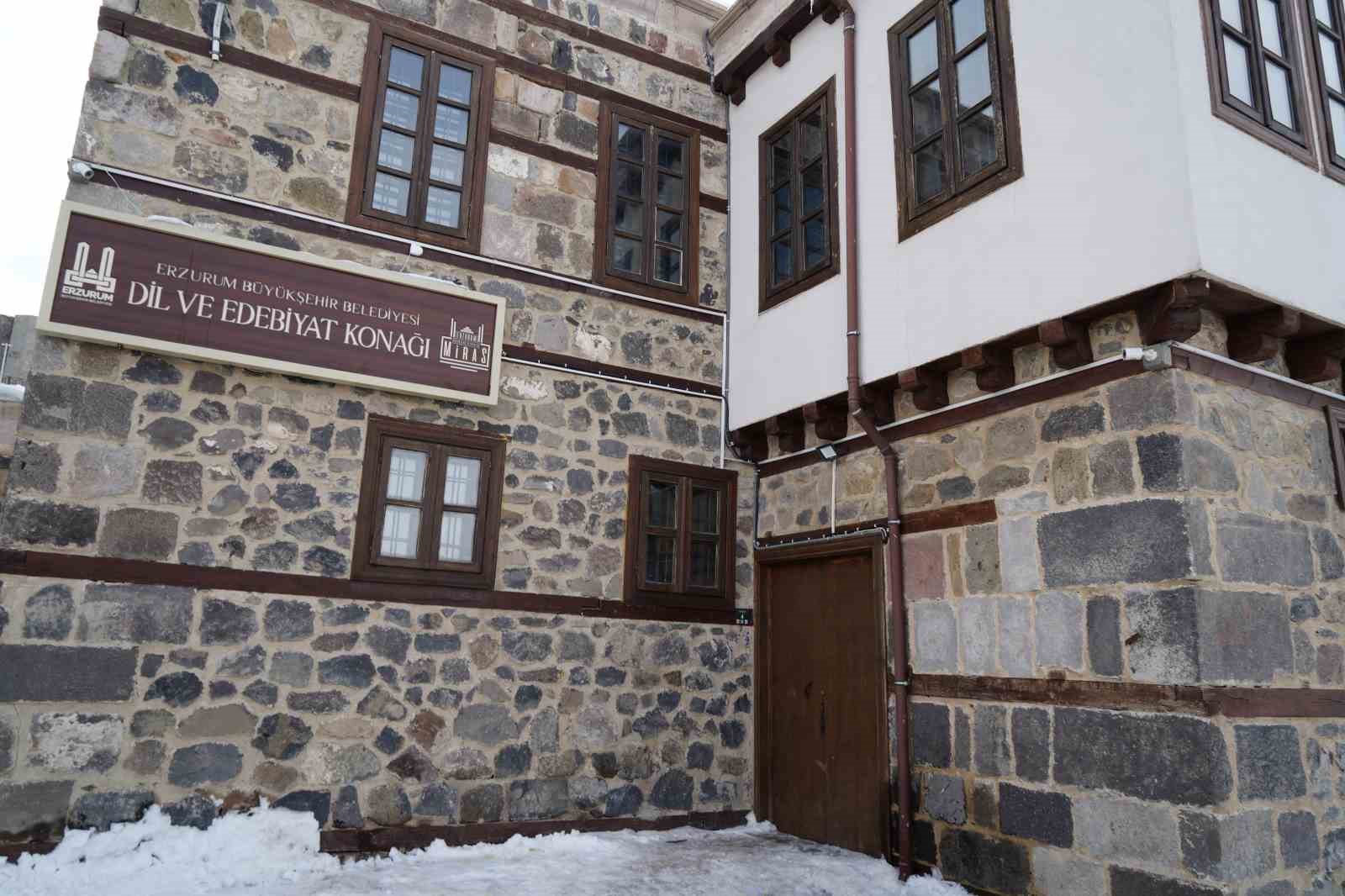 Erzurum’un kitap kurdu ev hanımları: Martin Eden’i de okuyorlar İlber Ortaylı’yı da
