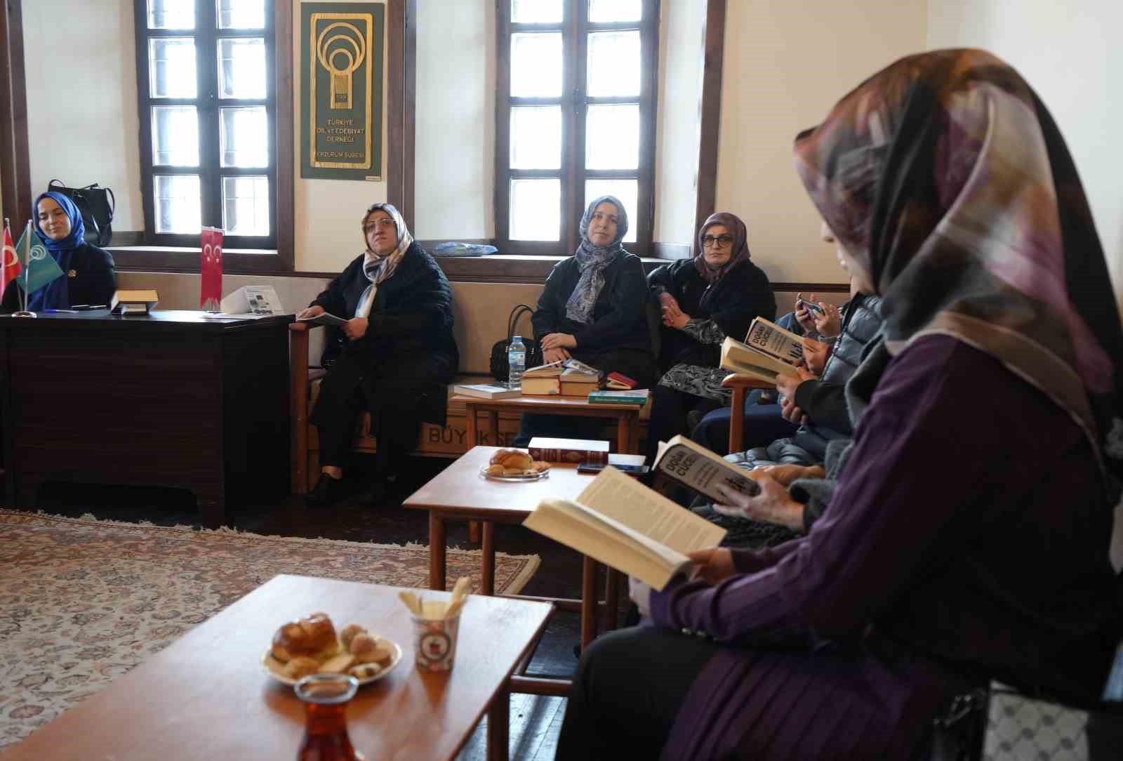 Erzurum’un kitap kurdu ev hanımları: Martin Eden’i de okuyorlar İlber Ortaylı’yı da
