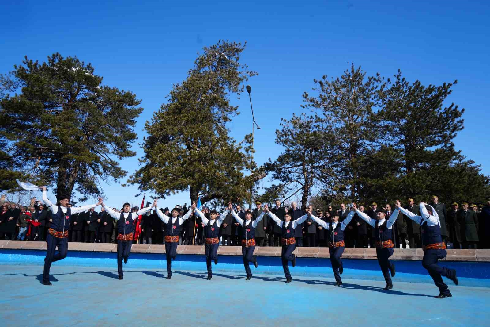 Erzurum’un kurtuluşunun 108’nci yıl dönümünü coşkuyla kutladı
