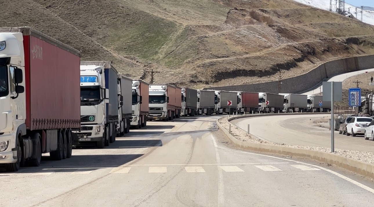 Esendere Sınır Kapısı’nda "güvenli geçiş" mesaisi sürüyor
