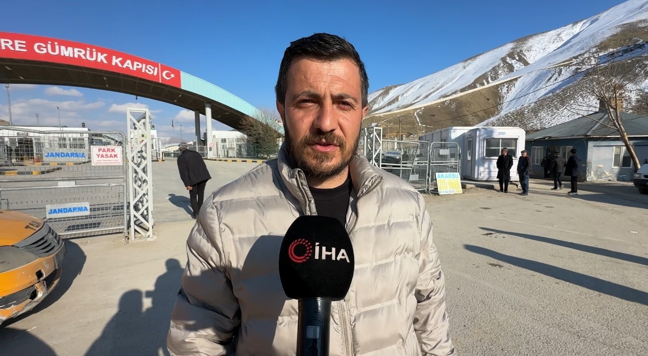 Esendere Sınır Kapısı’nda sessiz bekleyiş
