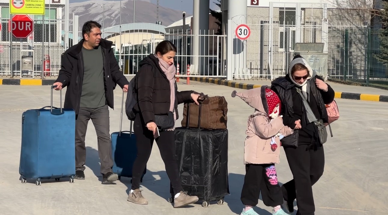 Esendere Sınır Kapısı’nda sessiz bekleyiş
