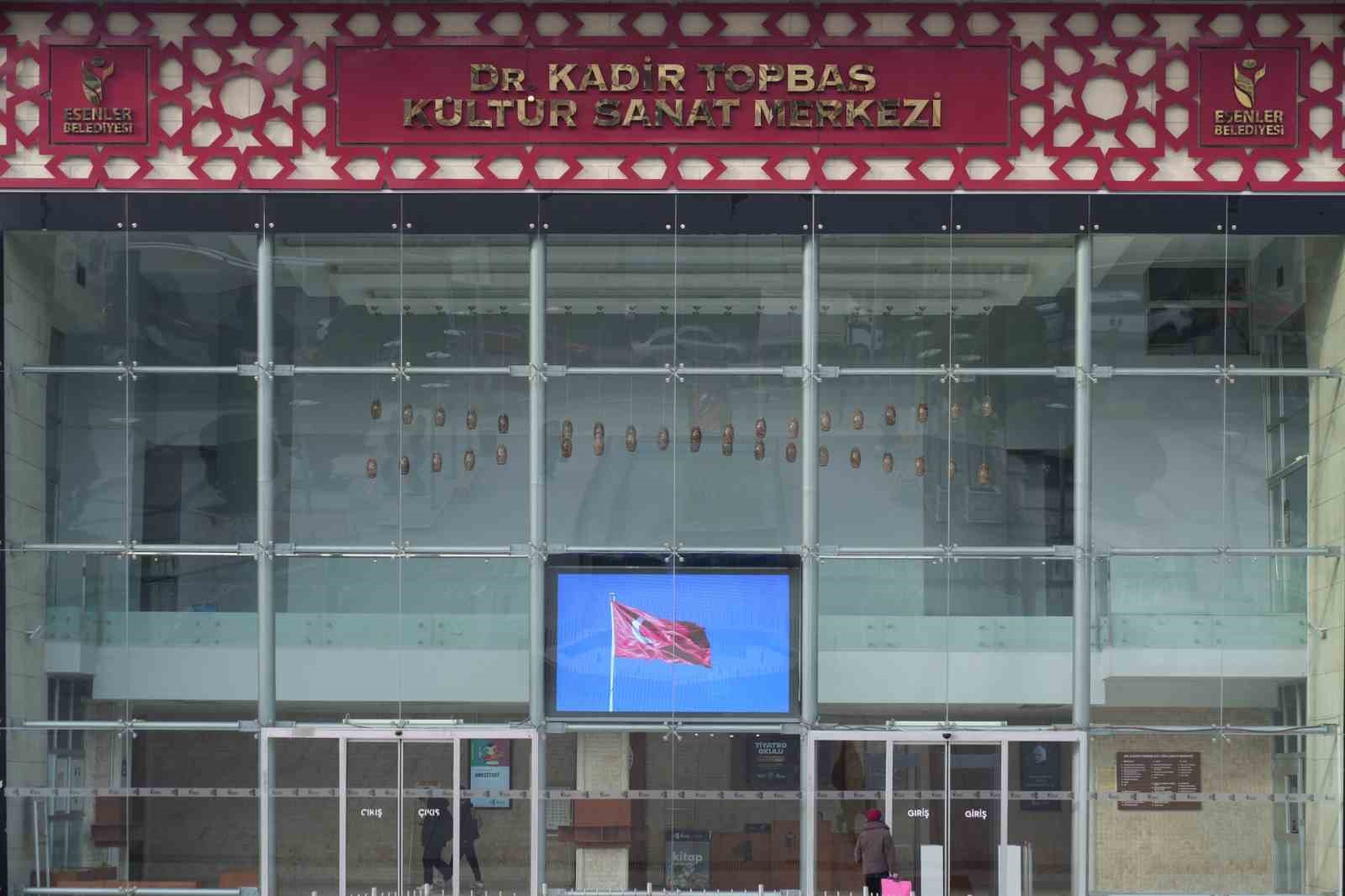 Esenler ay yıldızlı bayrağa büründü
