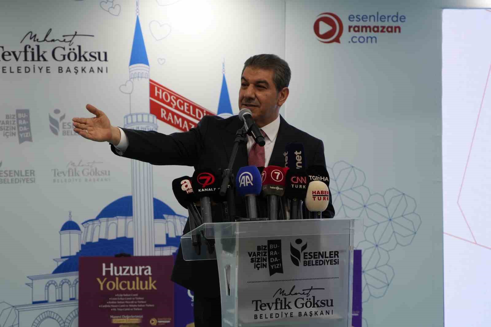 Esenler Belediye Başkanı Mehmet Tevfik Göksu’ya ilahi sürprizi
Esenler Belediye Başkanı Mehmet Tevfik Göksu’ya ilahi sürprizi