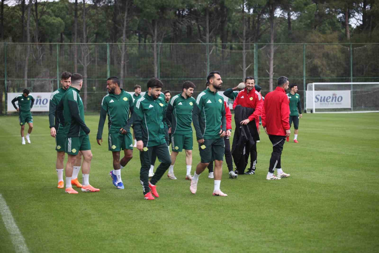 Esenler Erokspor, Antalya’daki devre arası çalışmalarını tamamladı
