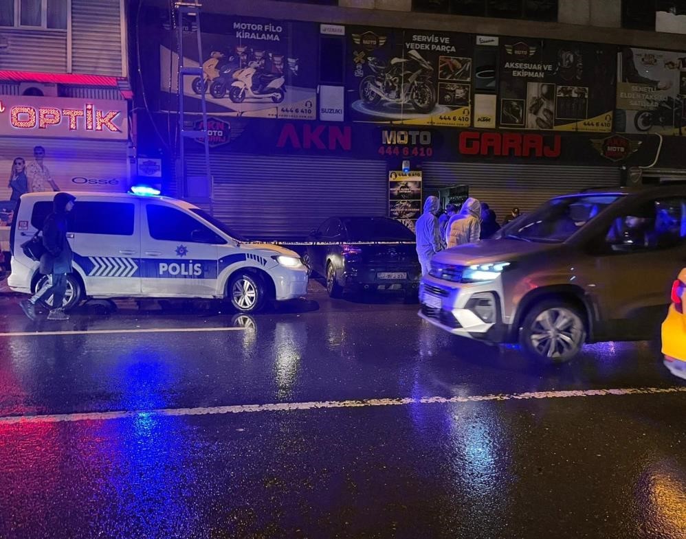 Esenler’de 2 kişinin ölü bulunduğu yangında detaylar ortaya çıktı
Esenler’de 2 kişinin ölü bulunduğu yangında detaylar ortaya çıktı