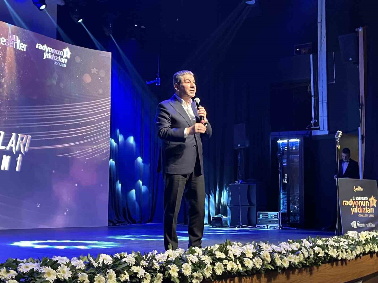 Esenler’de "5. Radyonun Yıldızları" ödülleri sahiplerini buldu
