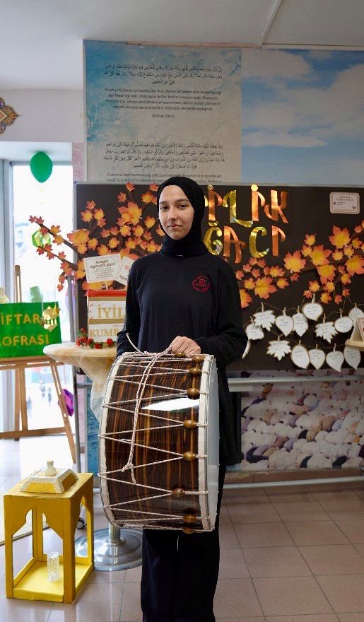 Esenler’de liselerde "Görevimiz Ramazan" projesi gençlerin toplumsal sorumluluk bilincini güçlendiriyor
Esenler’de liselerde "Görevimiz Ramazan" projesi gençlerin toplumsal sorumluluk bilincini güçlendiriyor