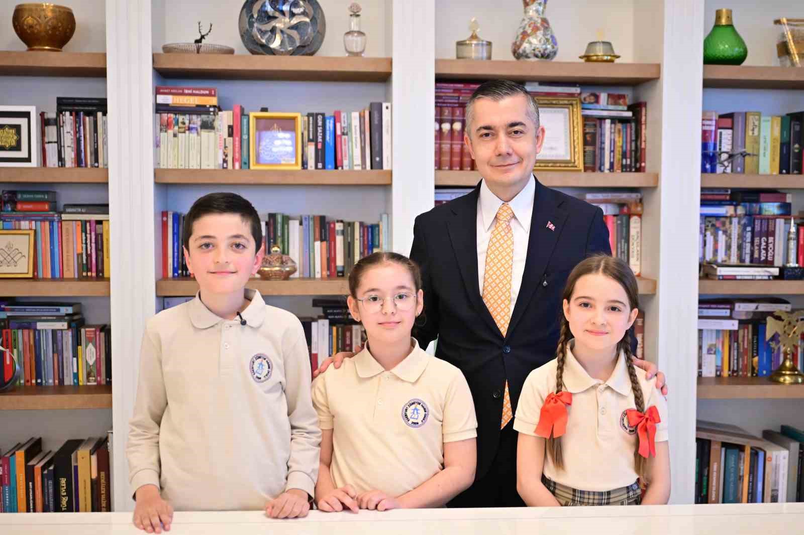 Esenyurt Belediye Başkan Vekili Aksoy’a 23 Nisan’da anlamlı ziyaret
