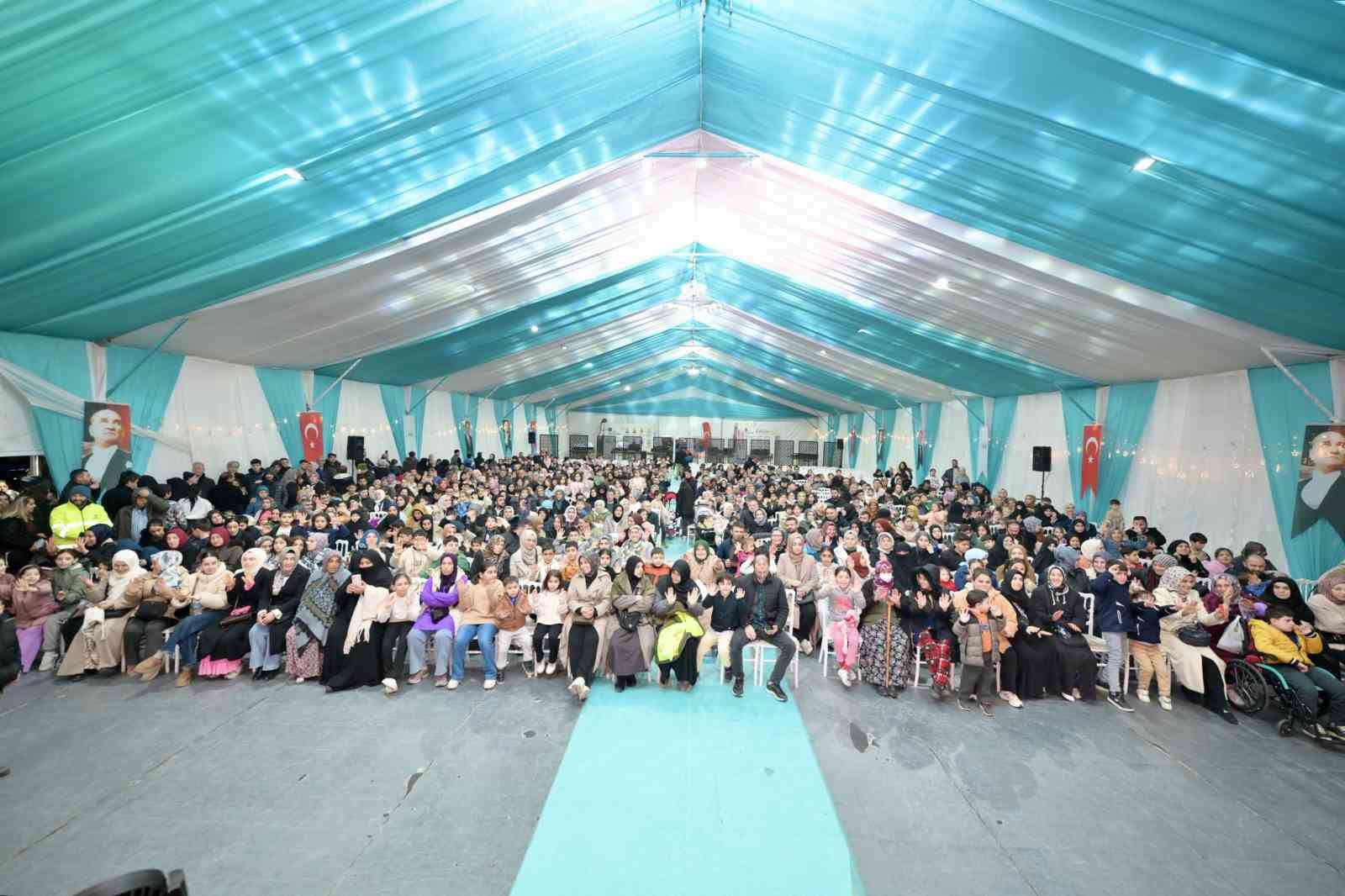 Esenyurt Belediye Başkan Vekili Aksoy’dan gençlere yönelik yatırım atağı
Esenyurt Belediye Başkan Vekili Aksoy’dan gençlere yönelik yatırım atağı