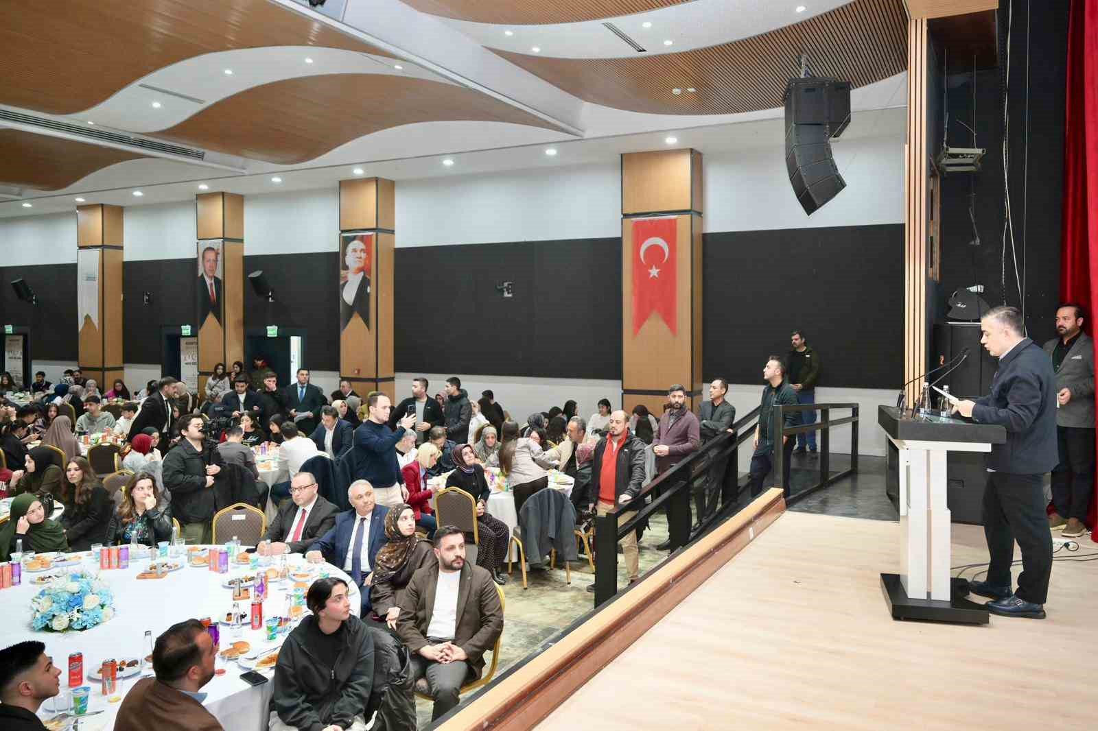 Esenyurt Belediye Başkan Vekili Aksoy’dan gençlere yönelik yatırım atağı
Esenyurt Belediye Başkan Vekili Aksoy’dan gençlere yönelik yatırım atağı