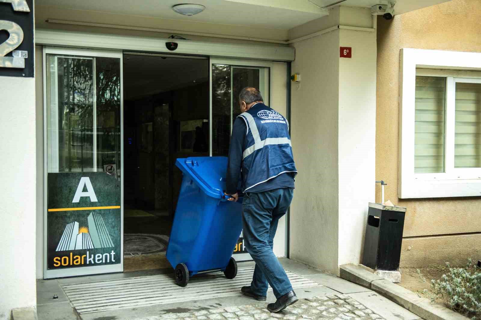 Esenyurt Belediyesi geri dönüşüm çalışmalarını Solarkent Sitesi’ne taşıdı
