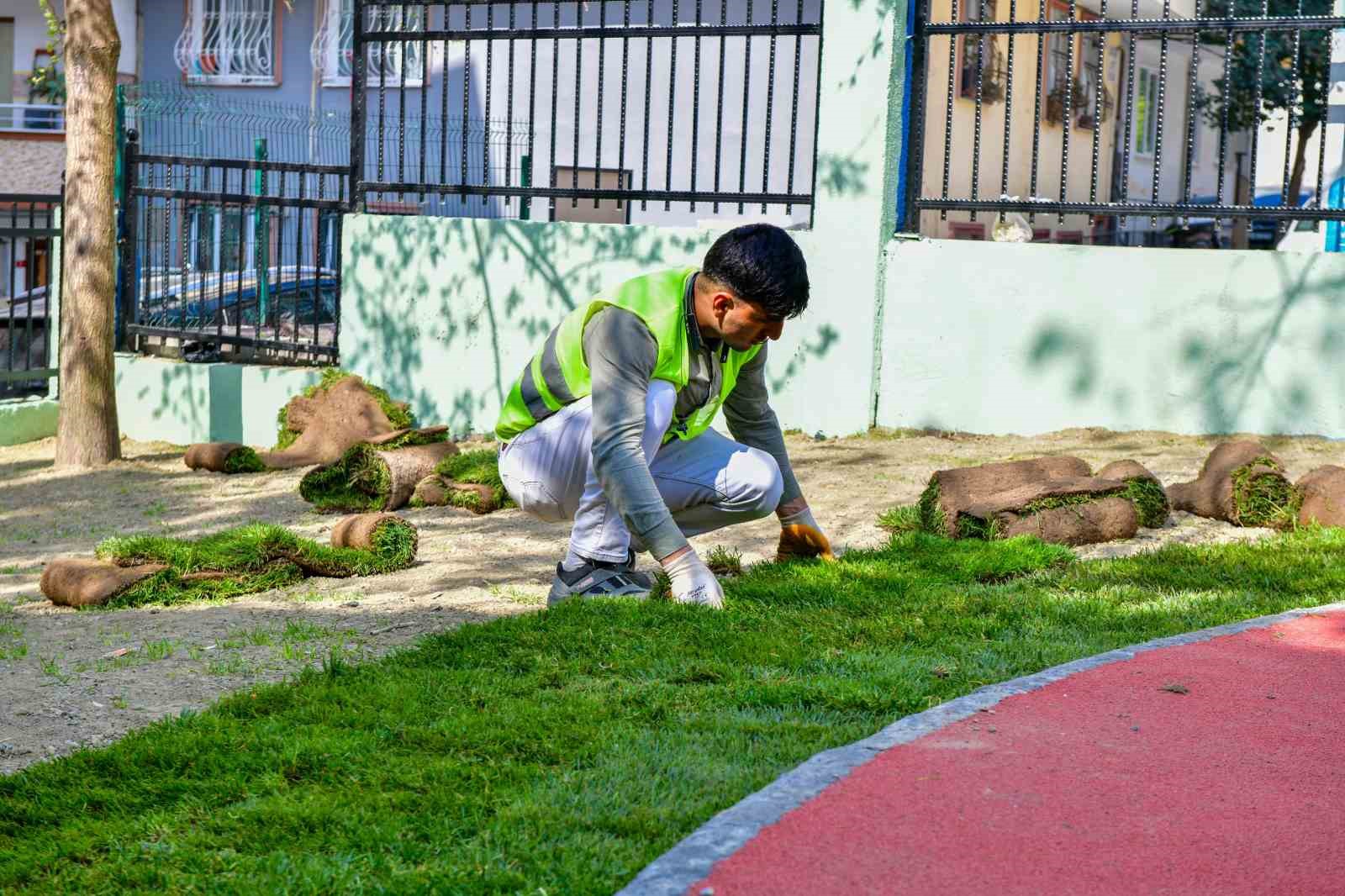 Esenyurt Belediyesi yangında zarar gören parkı yeniledi
