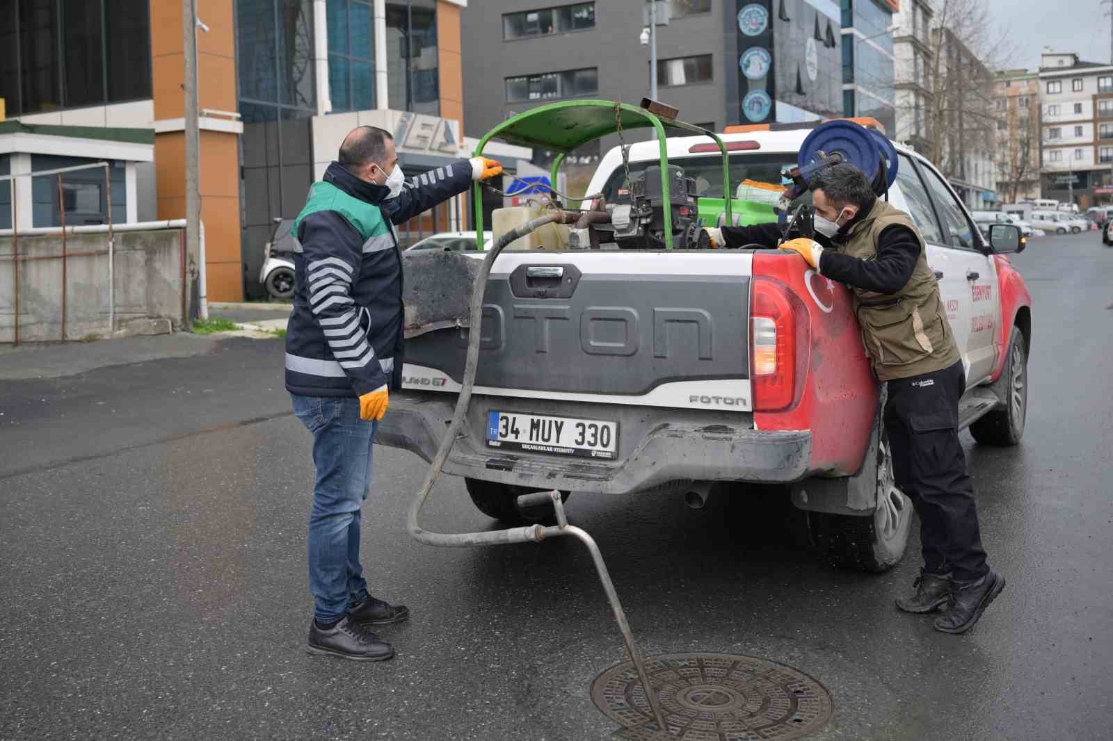 Esenyurt Belediyesi’nden haşere ve böceklere karşı yoğun mücadele
